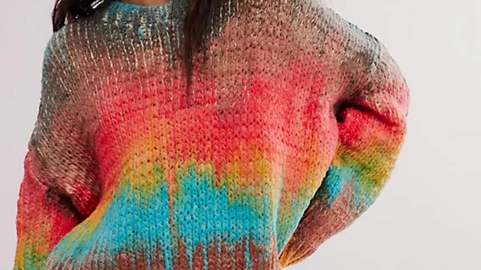 Lima gaya sweter tie-dye yang wajib dicoba
