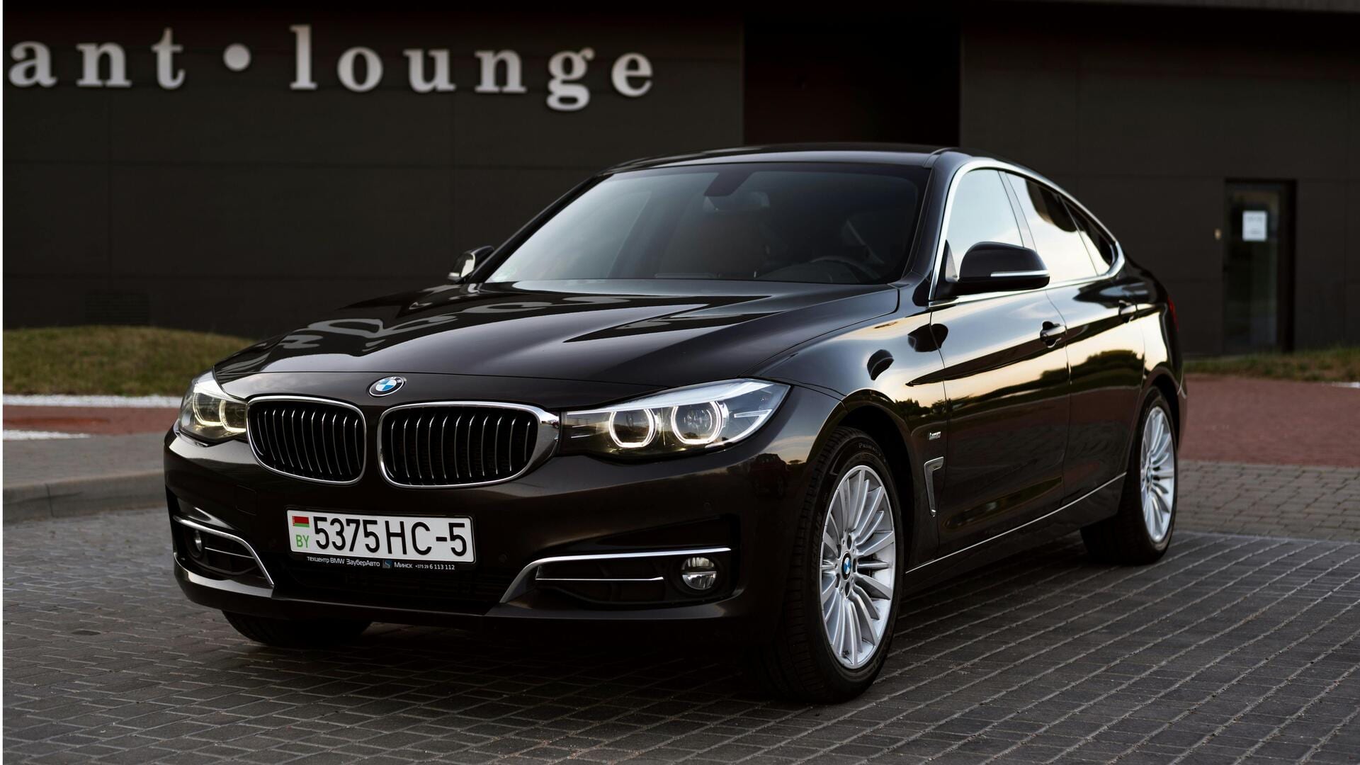 Manfaat Tersembunyi dari Bantalan Rem Keramik untuk Mobil