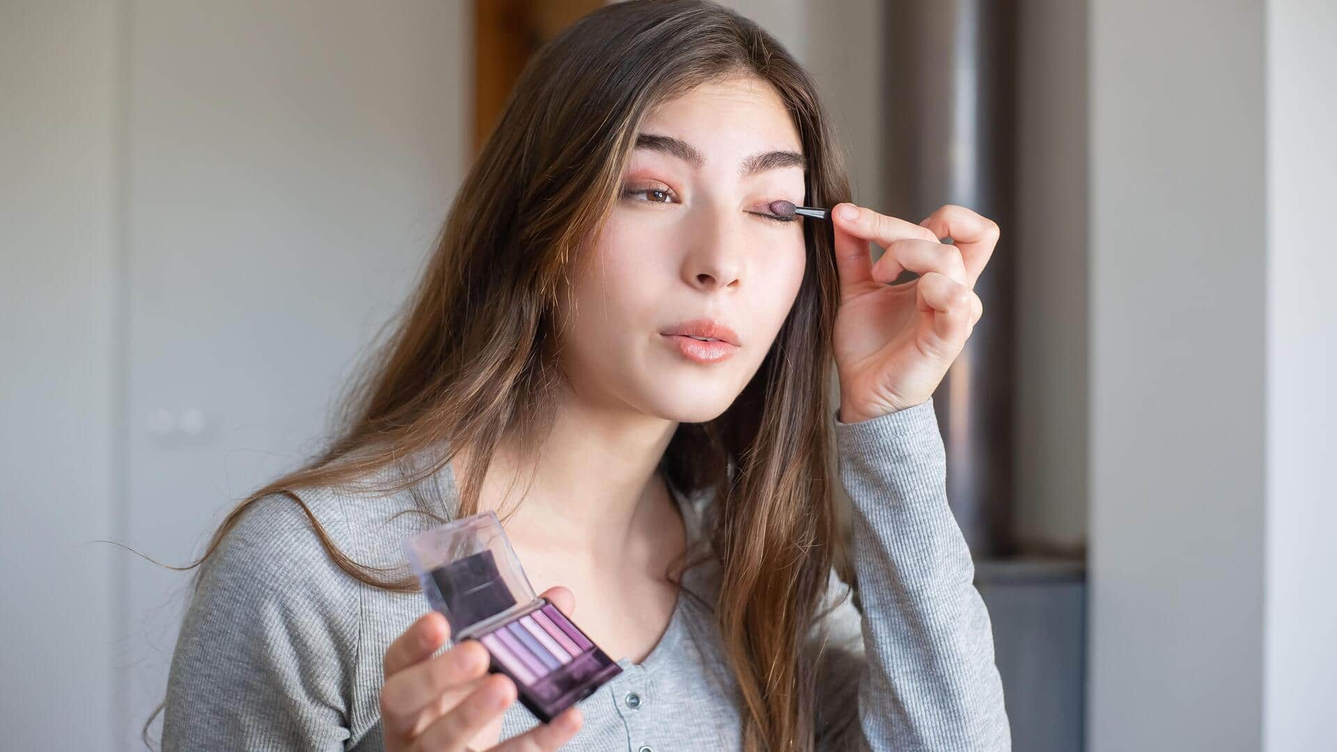 Tren makeup mata cantik di cuaca lembap