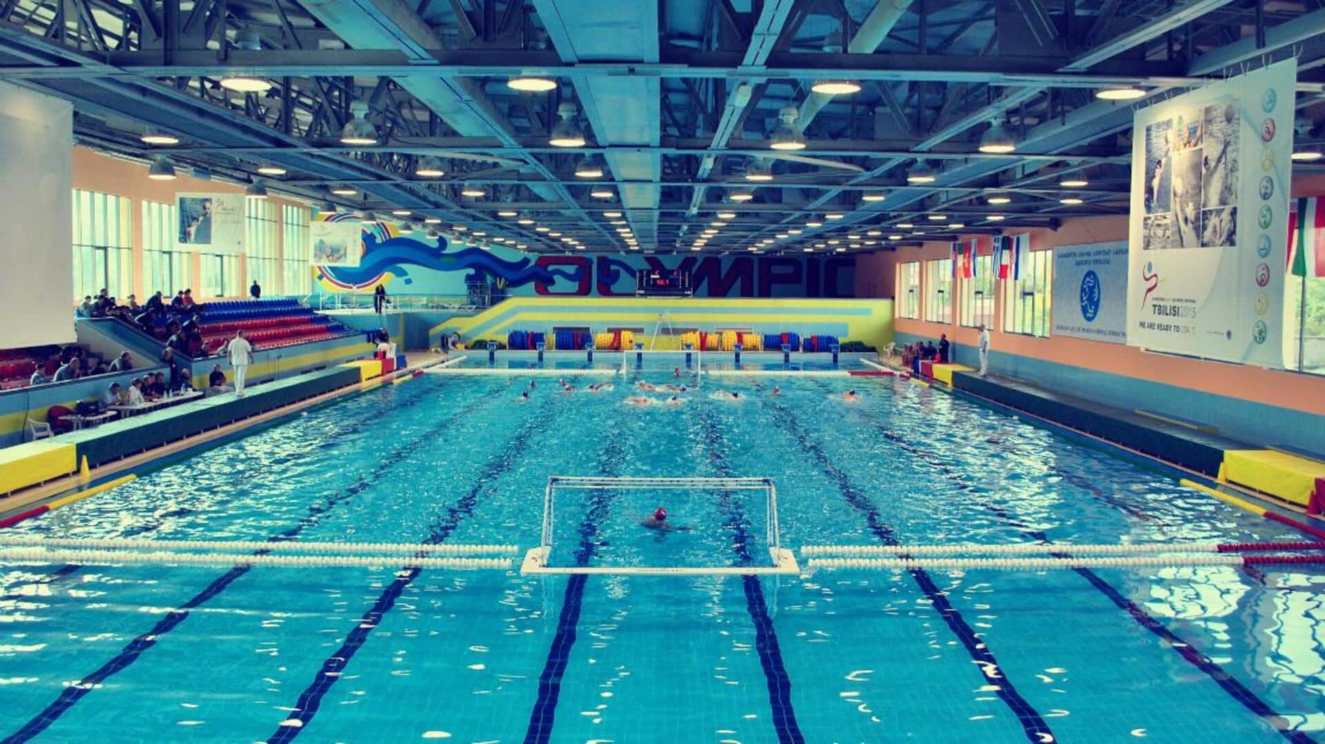 Mengapa jalur kolam renang selalu lurus?