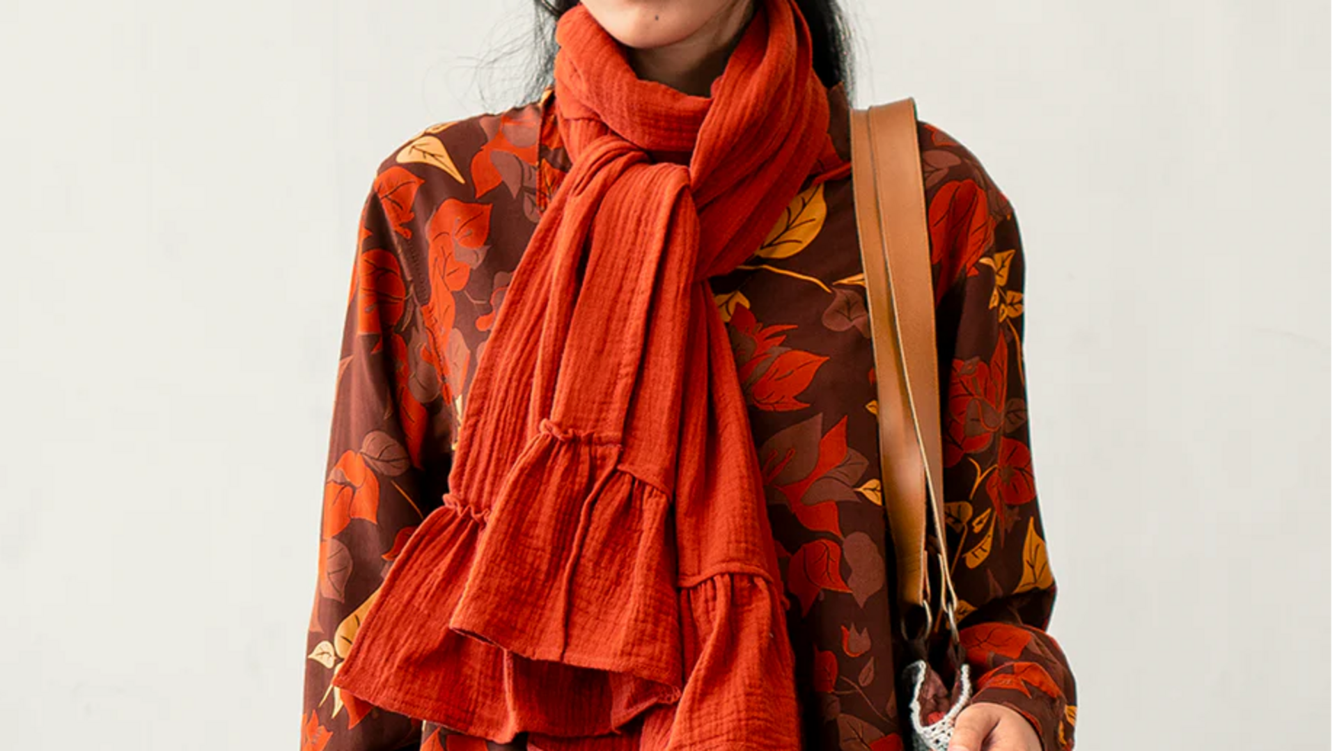 Lima syal kerut katun untuk musim semi India