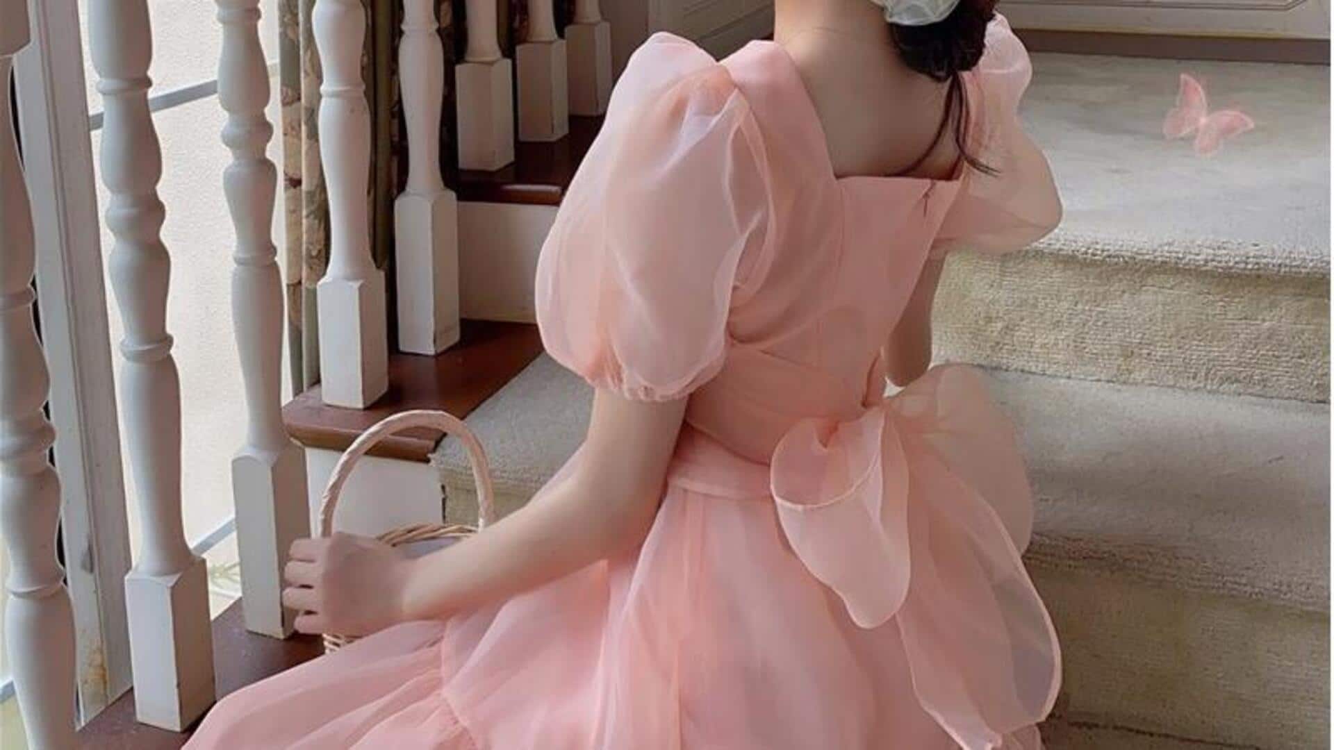 Tingkatkan pakaian musim semi India Anda dengan overlay organza berkerut