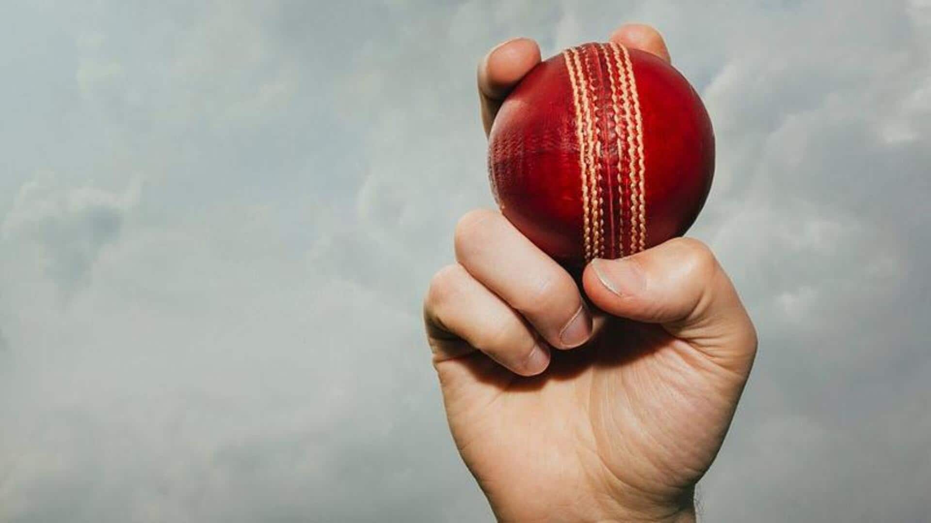 Pengaruh kelembapan pada bola kriket selama pertandingan Pengaruh kelembapan pada bola kriket selama pertandingan