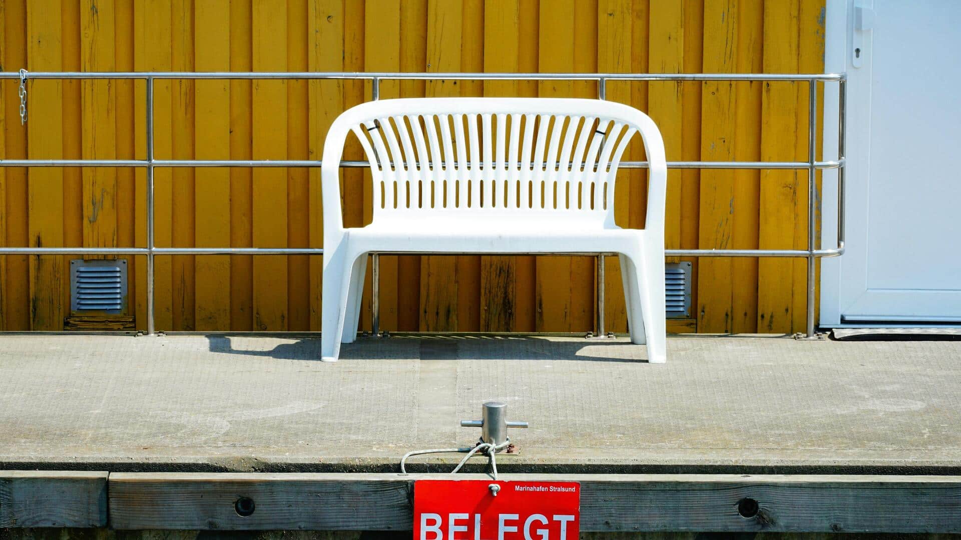 Desain Kota yang Unik dengan Bahan Plastik Daur Ulang