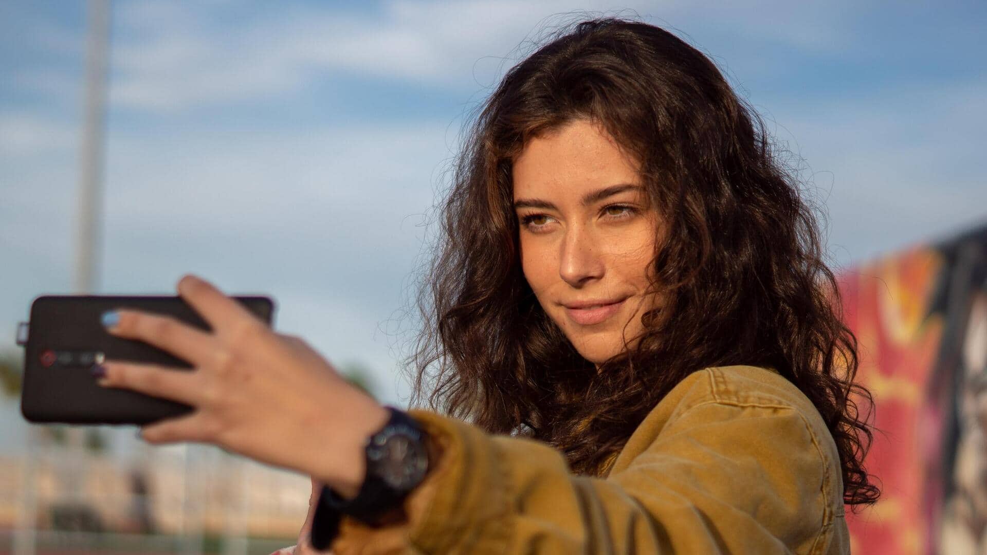 Tips Mengambil Swafoto Dinamis dengan Cahaya Alami