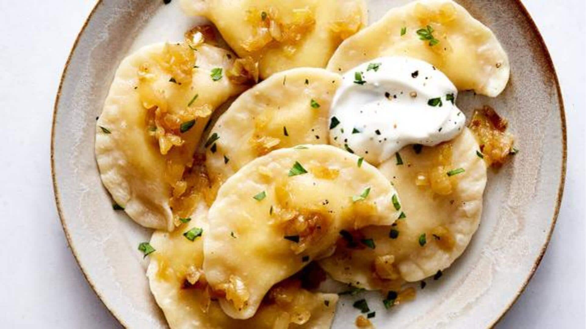 Waktunya resep: Masak pierogi ruskie vegetarian ini 