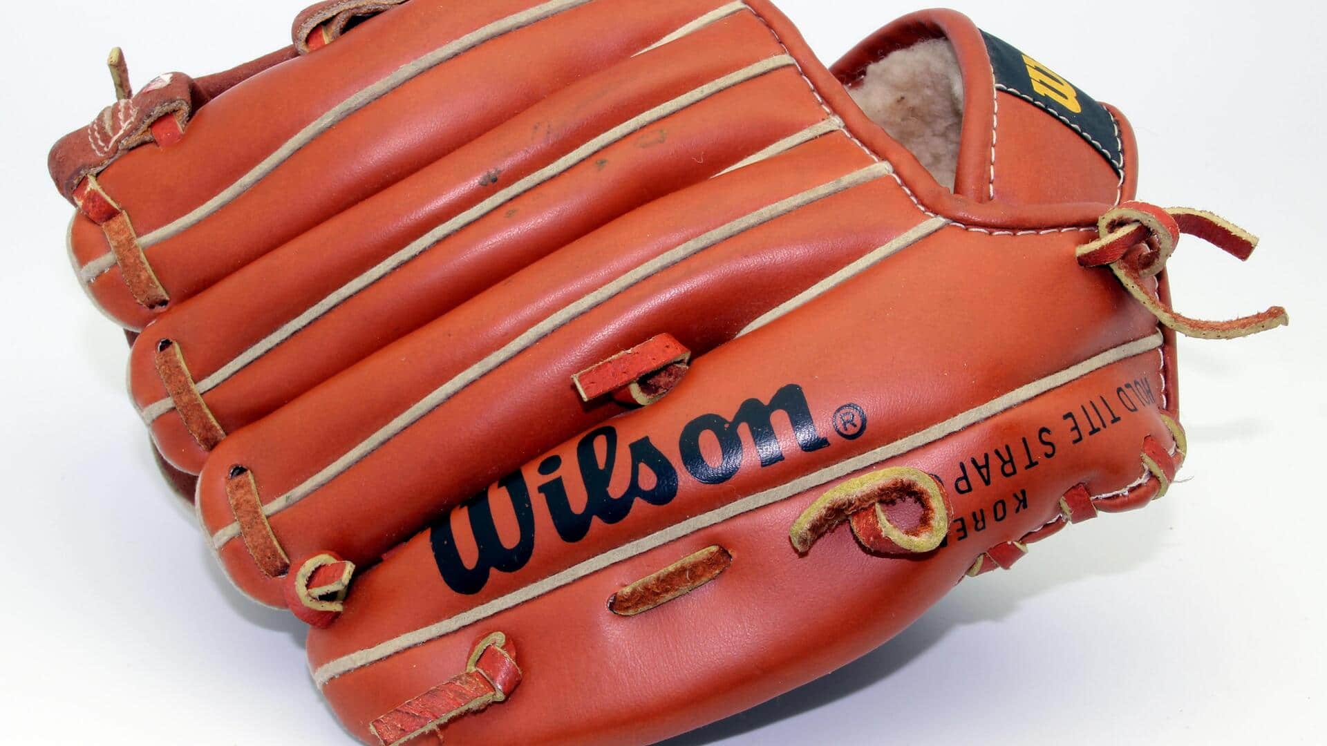 Fungsi penting jaring pada sarung tangan bisbol