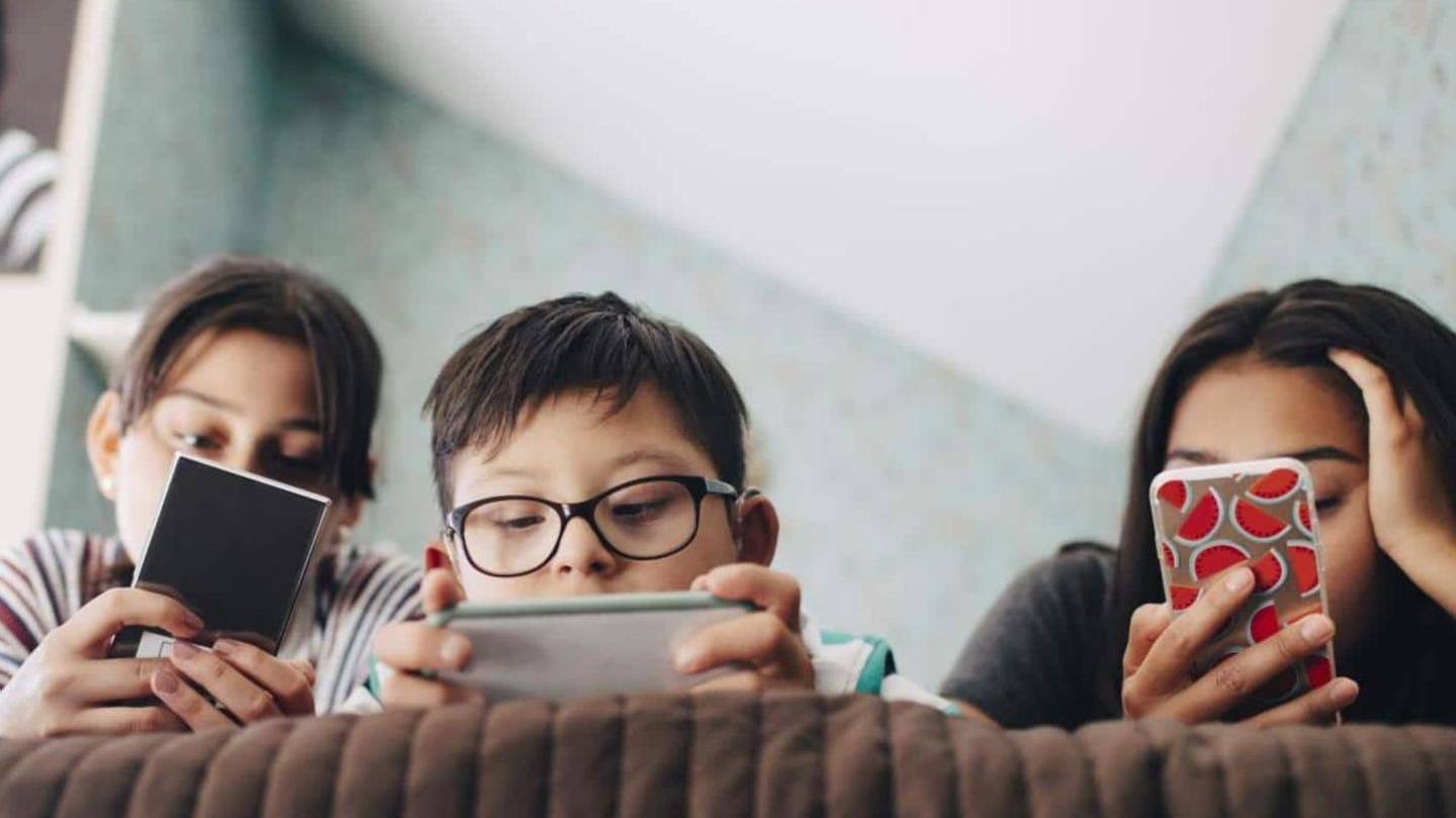 Menurut studi, penggunaan gadget tingkatkan risiko rabun jauh pada anak