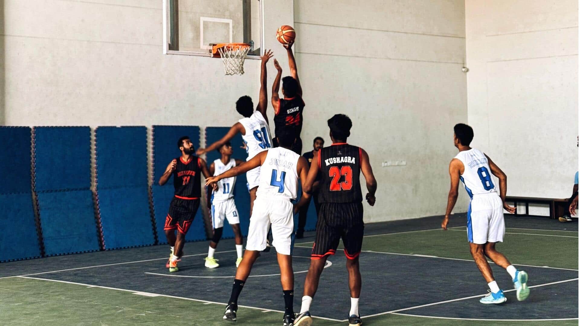 Kapan bola basket berhenti menggunakan tali?