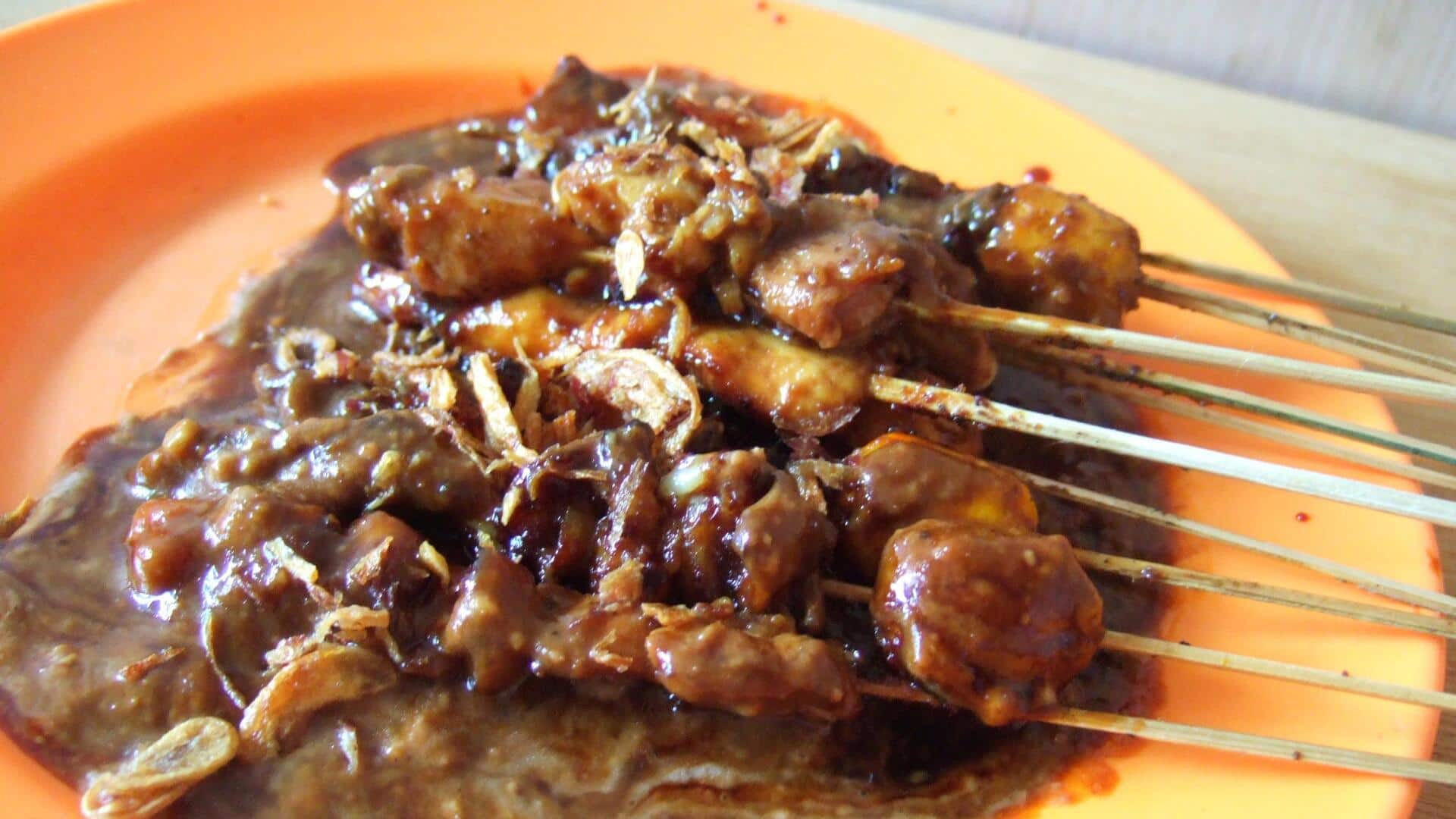 Lima Hidangan Kreatif dengan Saus Kacang sebagai Pelengkap