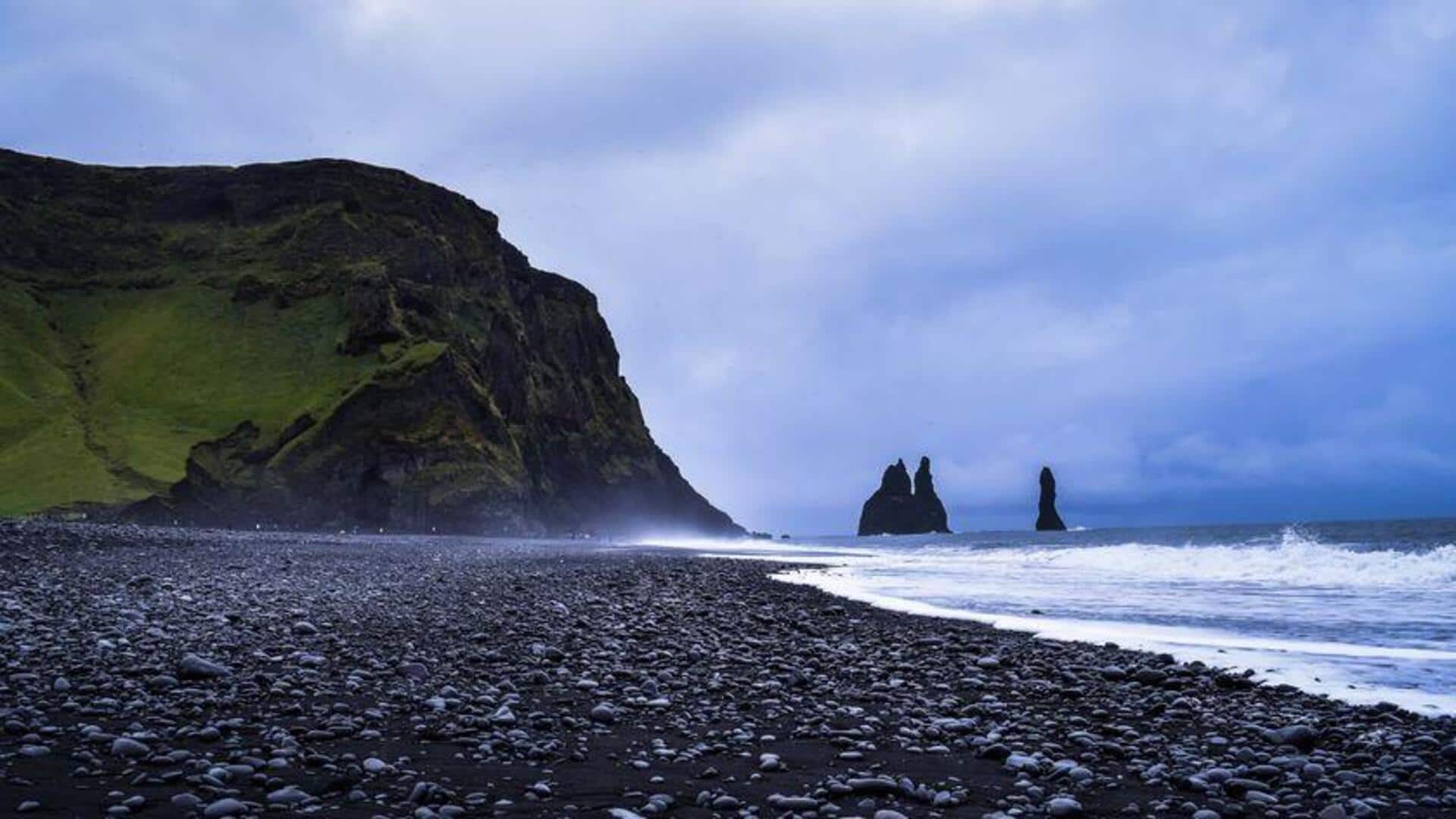 Jelajahi Pantai Pasir Hitam Islandia