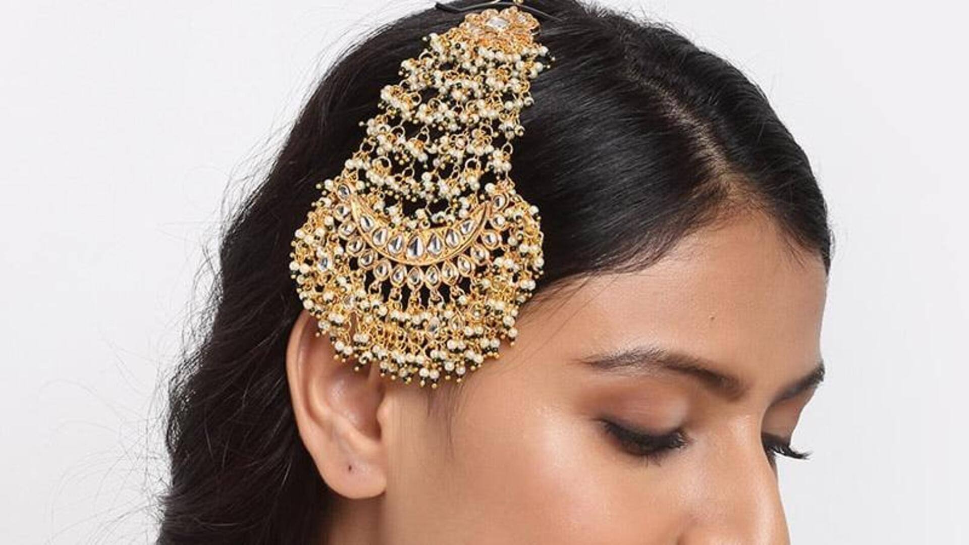 Aksesori rambut elegan untuk gaya rambut perayaan India
