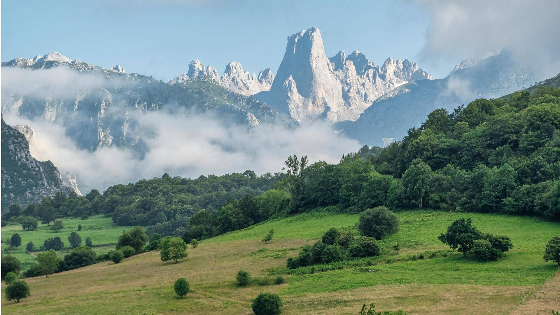 Pemandangan Indah di Picos de Europa