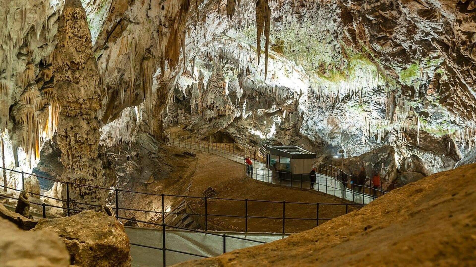 Mengagumi Keindahan Gua-Gua di Slovenia