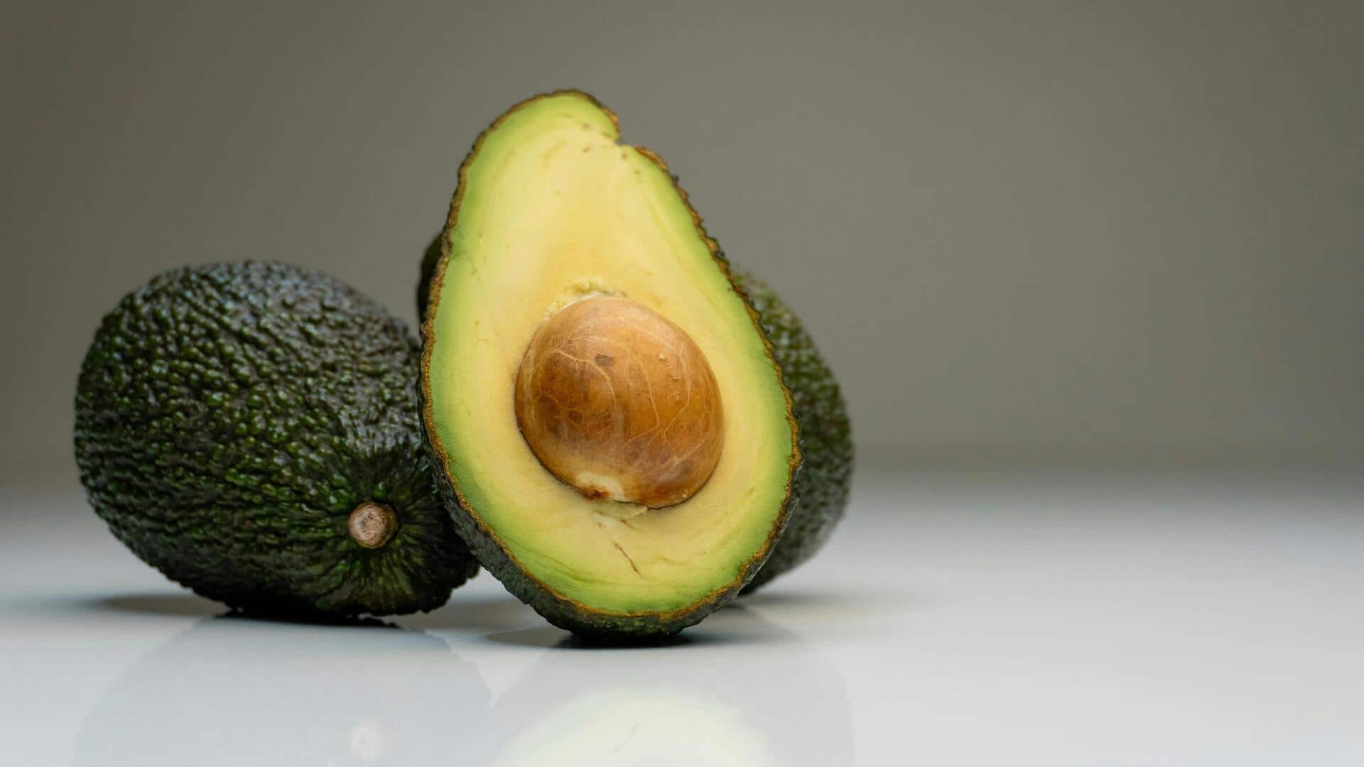 Maksimalkan Biji Alpukat sebagai Dekorasi Tanaman Kreatif