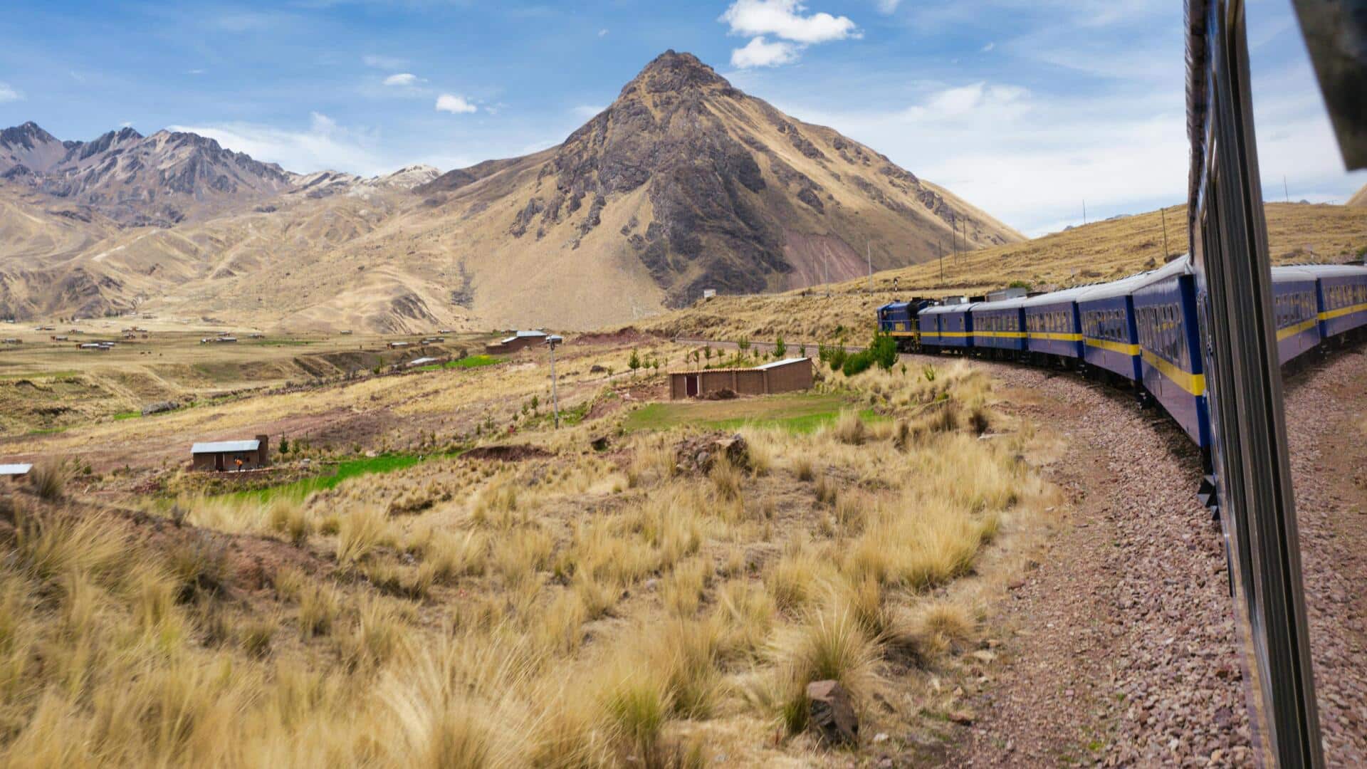 Perjalanan Kereta Api Andean di Peru: Pemandangan Menakjubkan