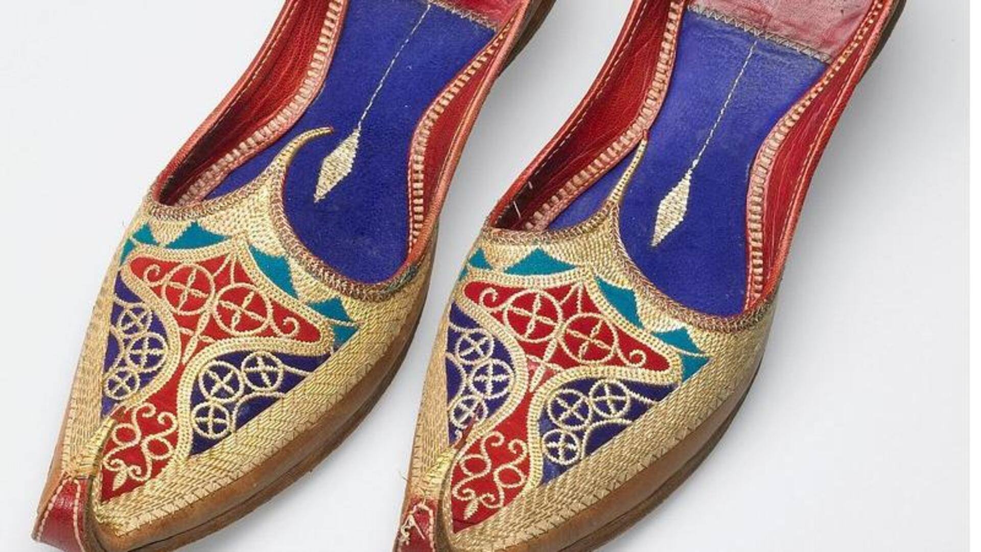 Pola warisan dalam sepatu kontemporer India