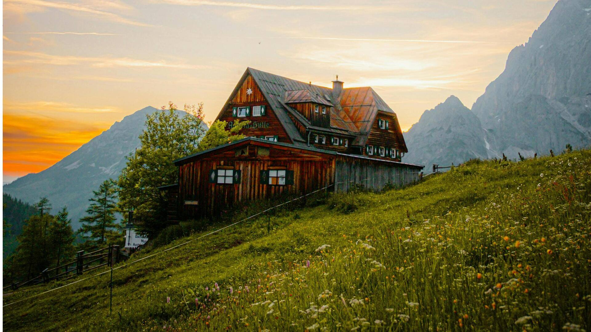Jelajahi Padang Rumput Alpen Austria dan Desa-Desa yang Menawan