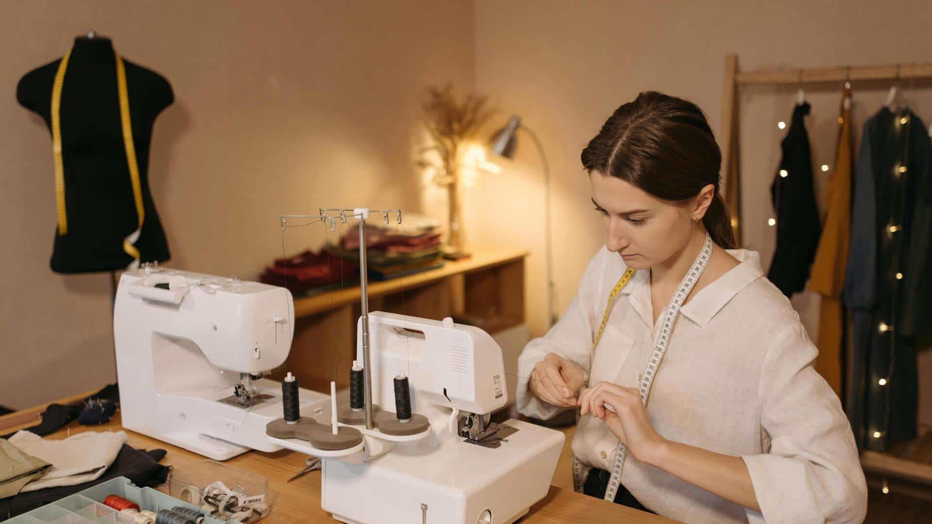 Menghidupkan kembali kain sisa menjadi pakaian unik