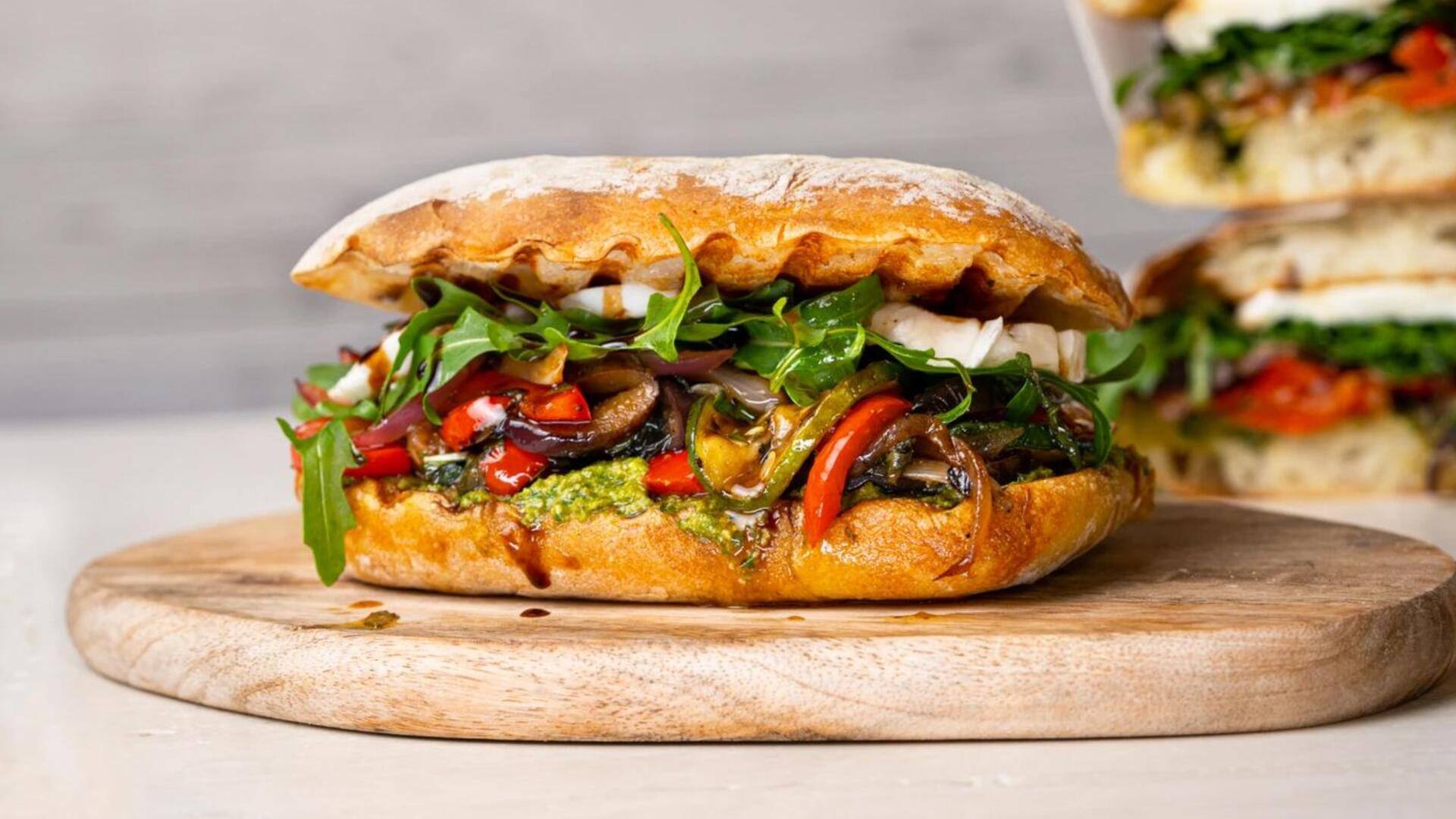 Panduan Dalam Menyajikan Sandwich Sayuran Panggang Mediterania