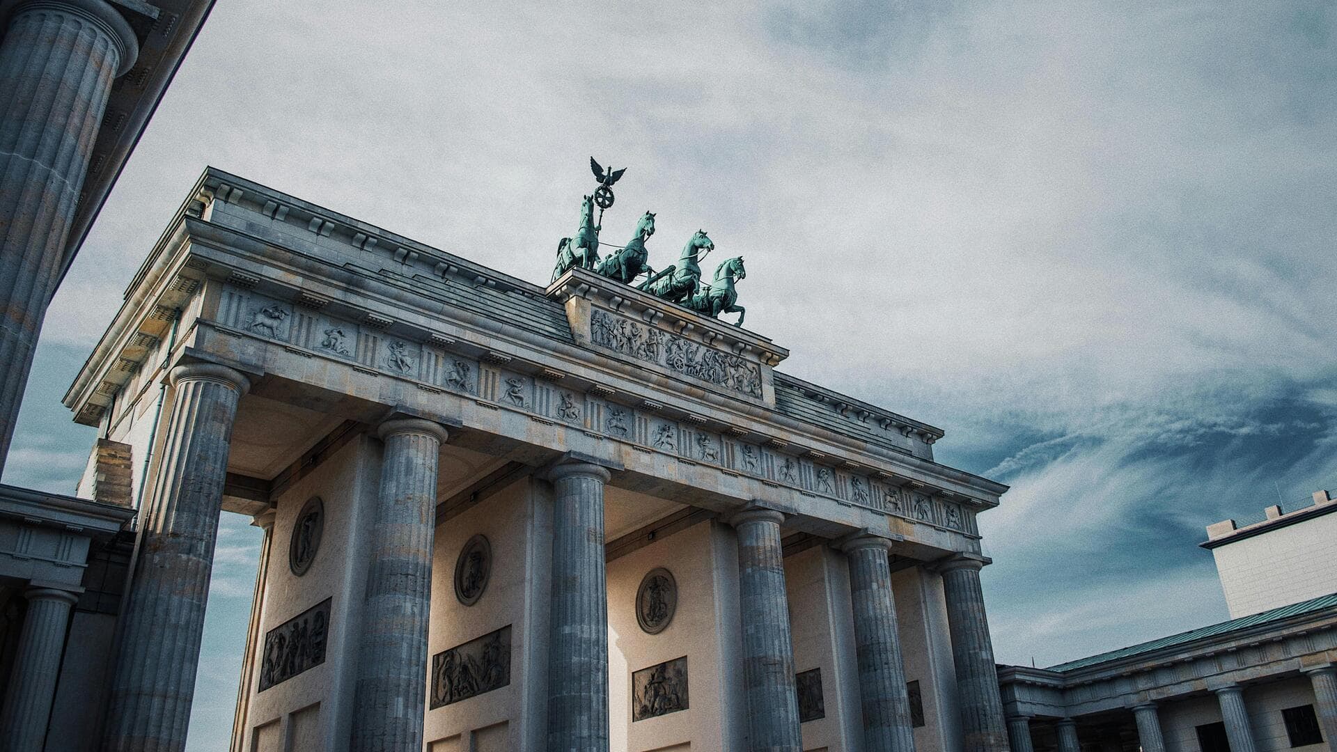 Menjelajahi Pasar Loak Berlin untuk Temuan Unik Menjelajahi Pasar Loak Berlin untuk Temuan Unik