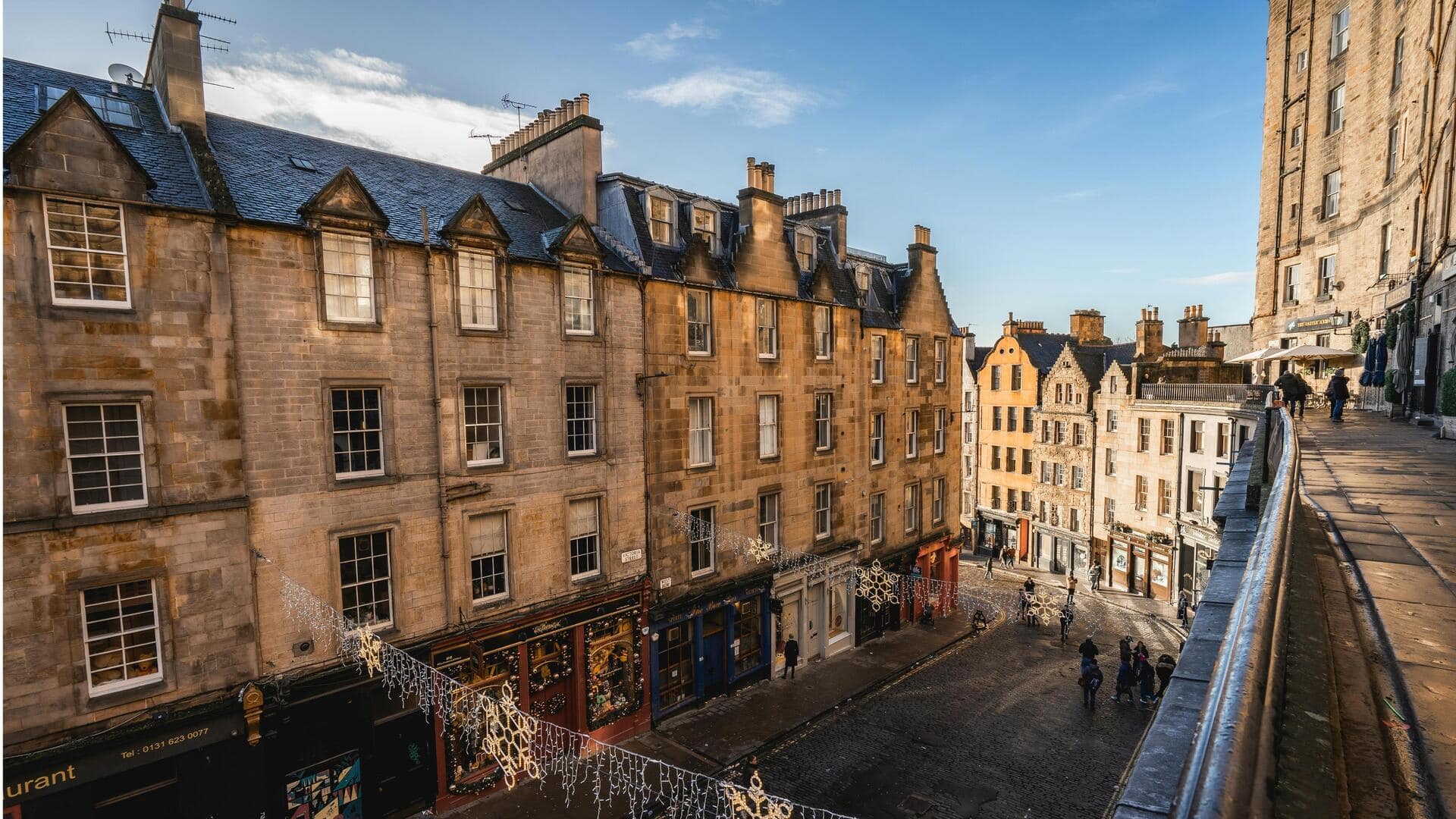 Menjelajahi Gang dan Jalan Kecil di Edinburgh