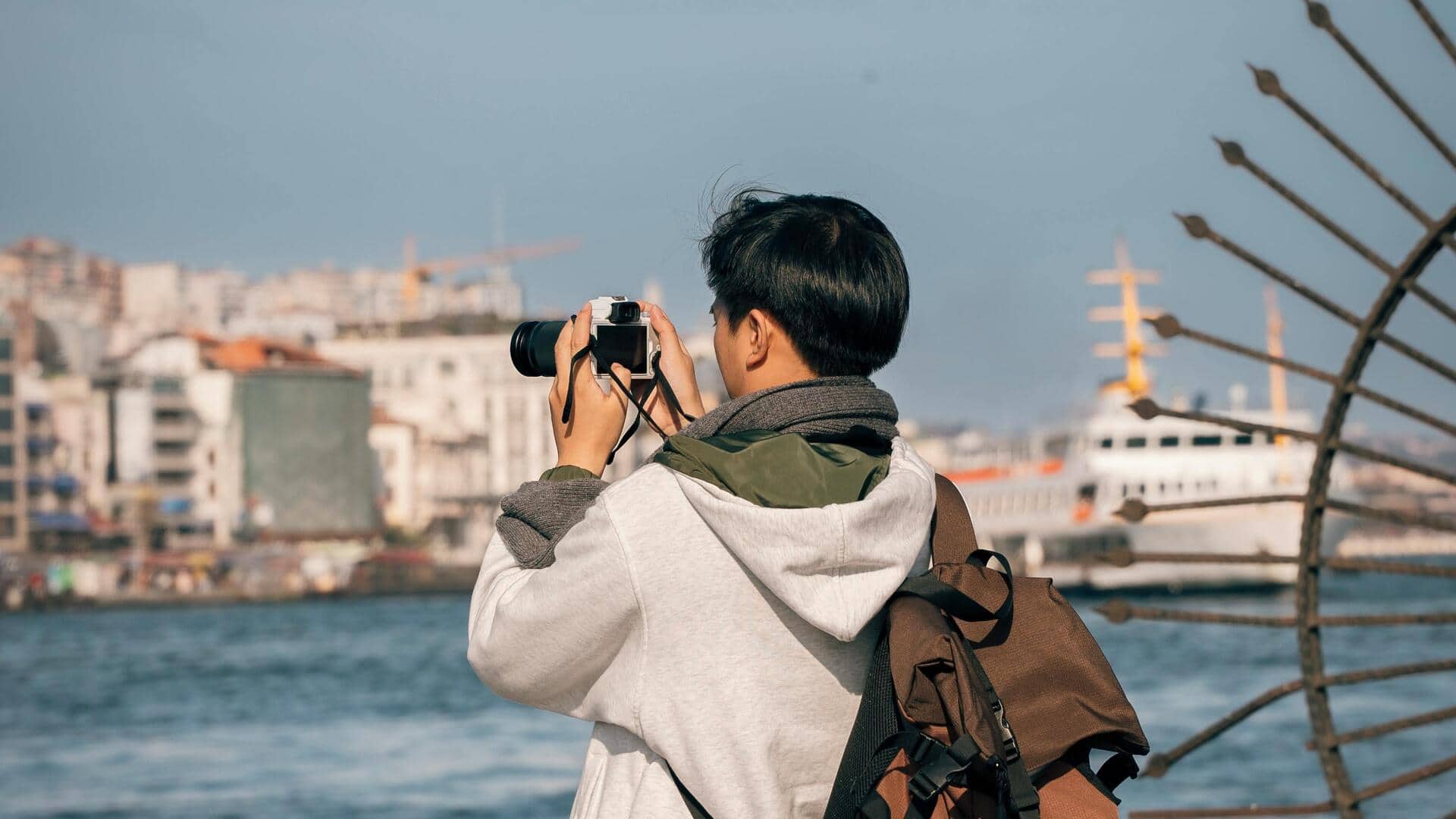 Komposisi kontras warna: Tingkatkan fotografi arsitektur Anda Komposisi kontras warna: Tingkatkan fotografi arsitektur Anda