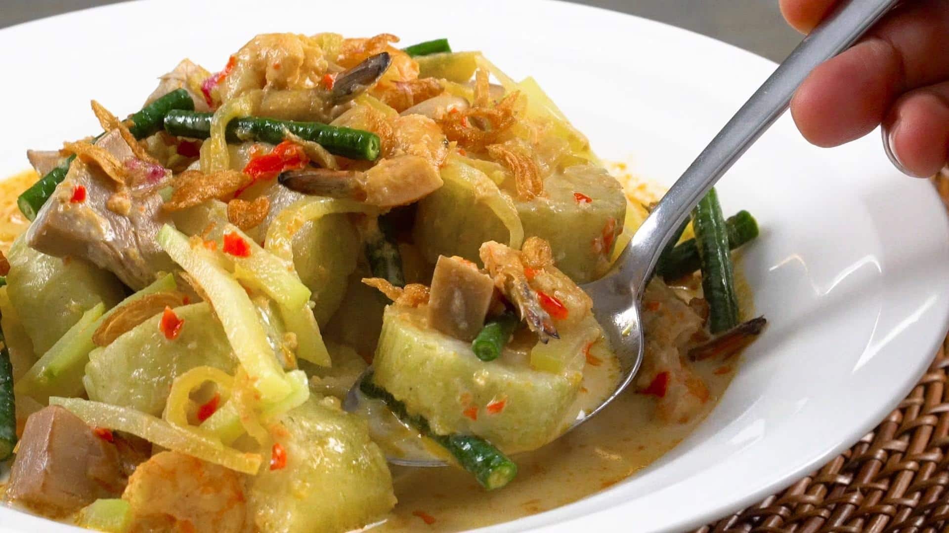 Menjelajahi Beragam Hidangan Berbasis Nasi di Indonesia