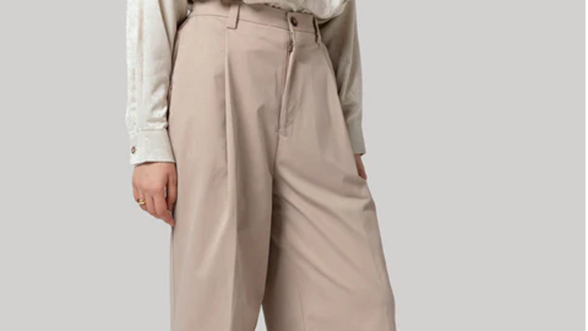 Celana panjang lebar untuk musim semi