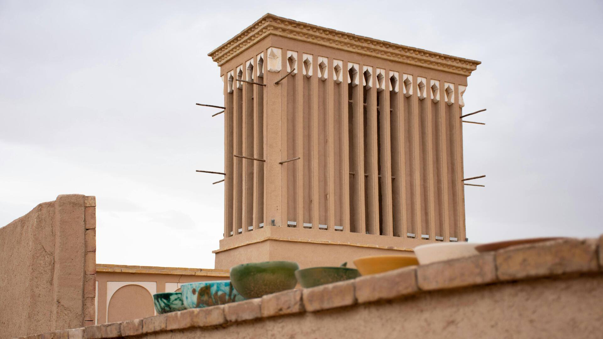 Menangkap Angin: Teknologi Pendingin Berkelanjutan dari Perangkap Angin