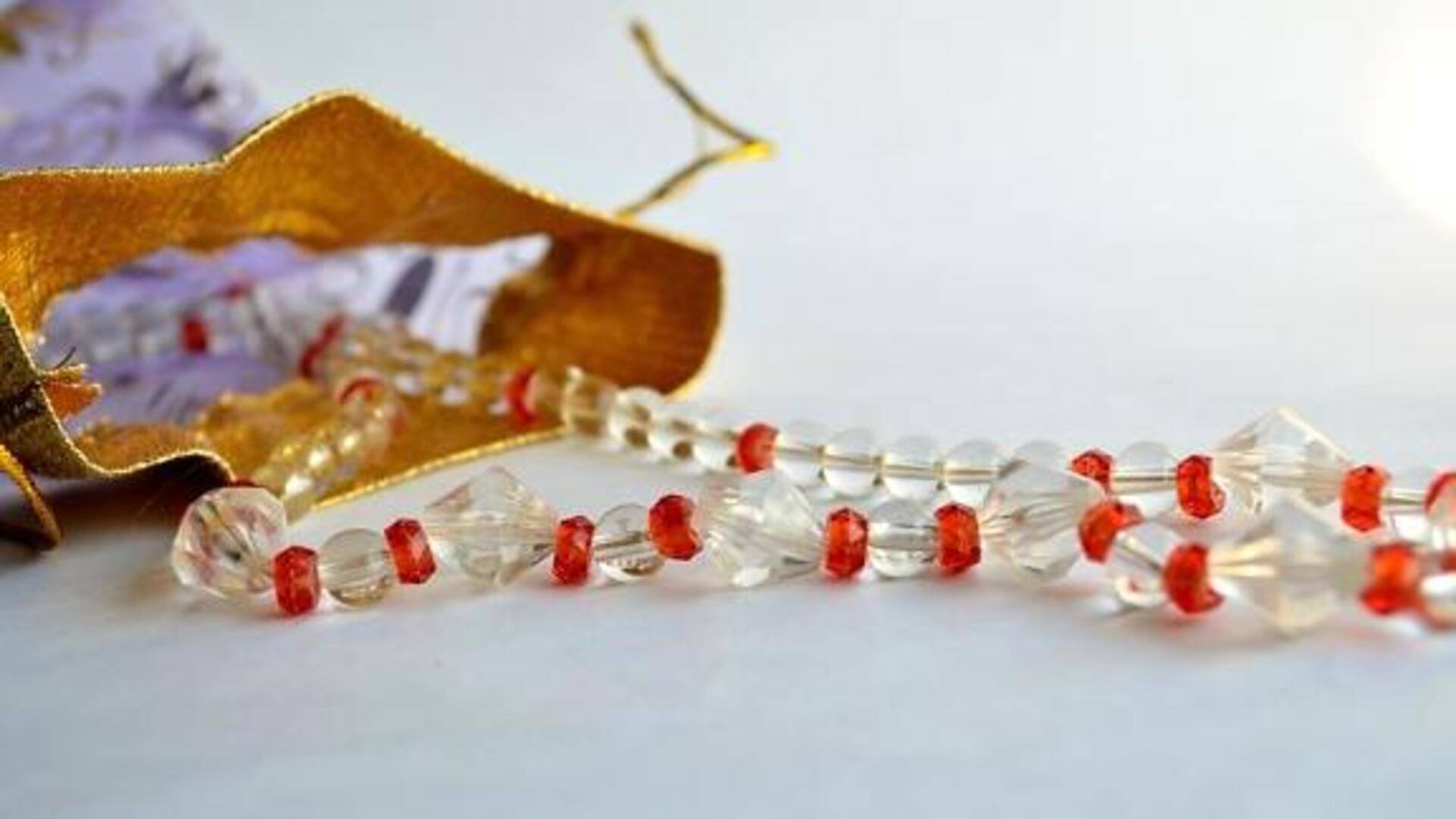 Gaya perhiasan berkelanjutan untuk musim India