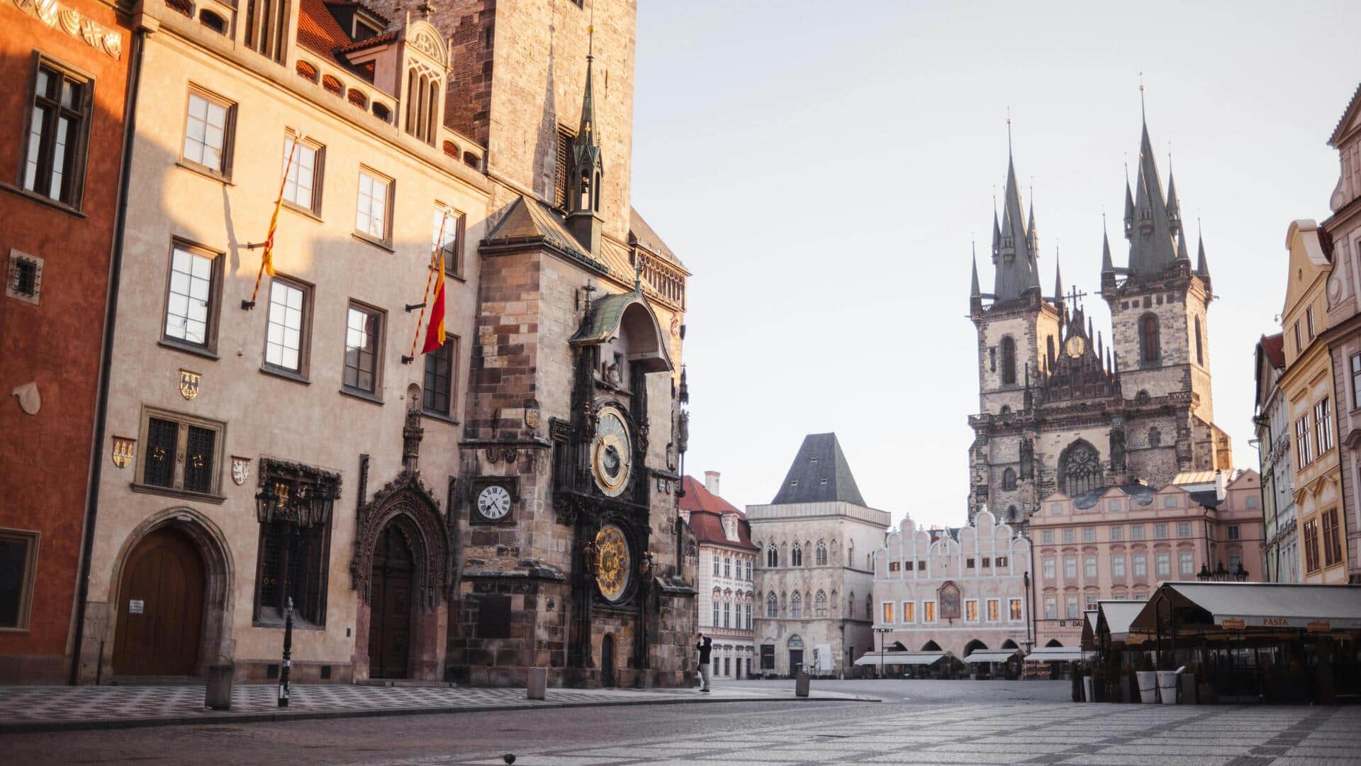 Jelajahi Pesona Abadi Alun-Alun Bersejarah Praha