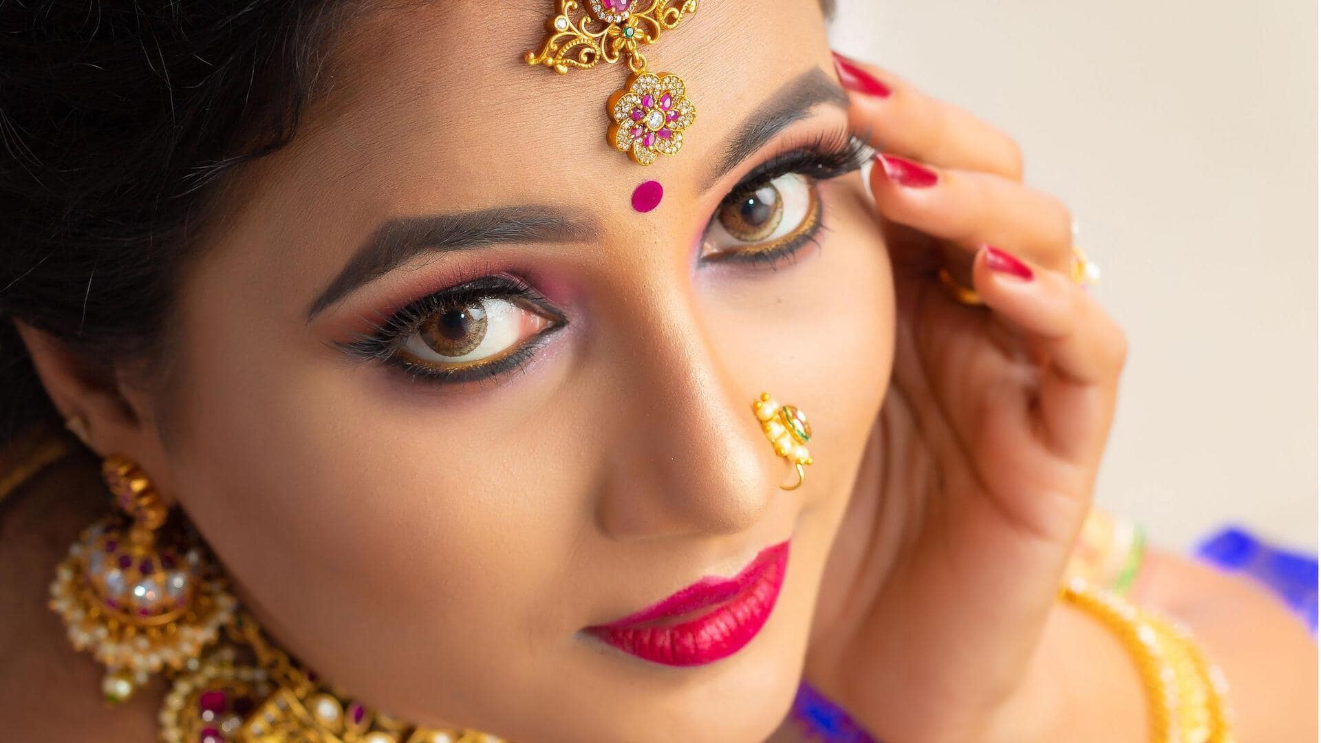 Gaya Bindi untuk musim panas yang menarik