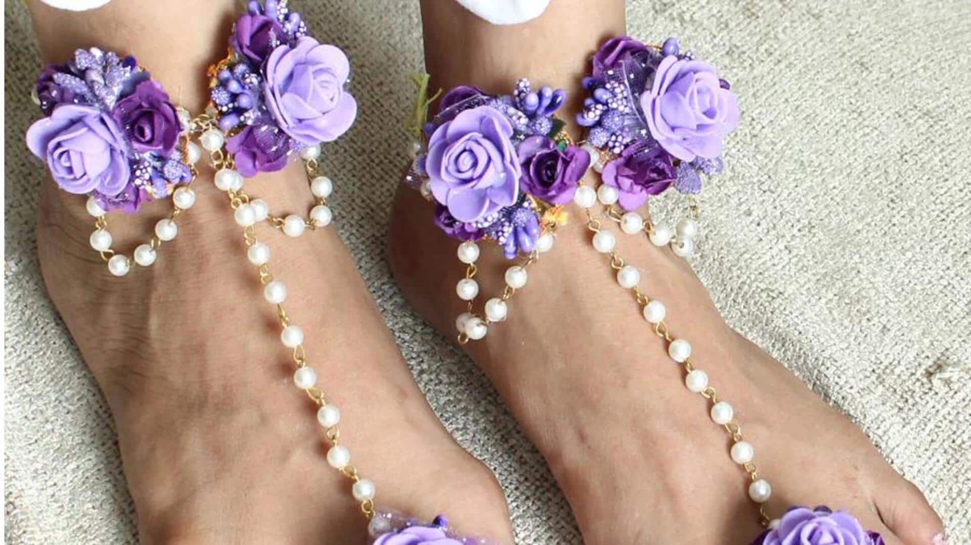 Gelang kaki bunga: Sentuhan menawan untuk musim panas India