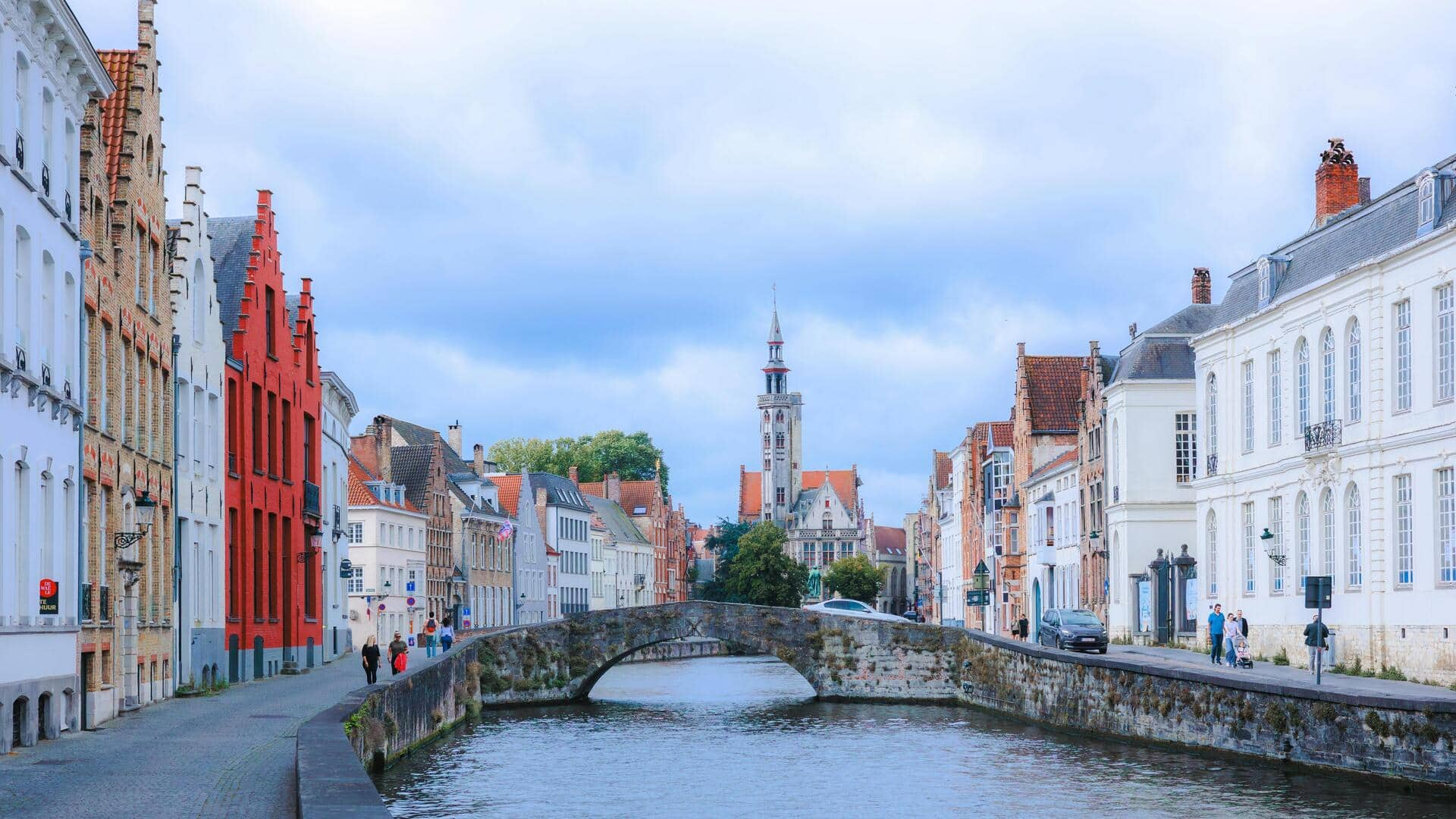 Menjelajahi Kanal-Kanal Tenang di Bruges, Belgia