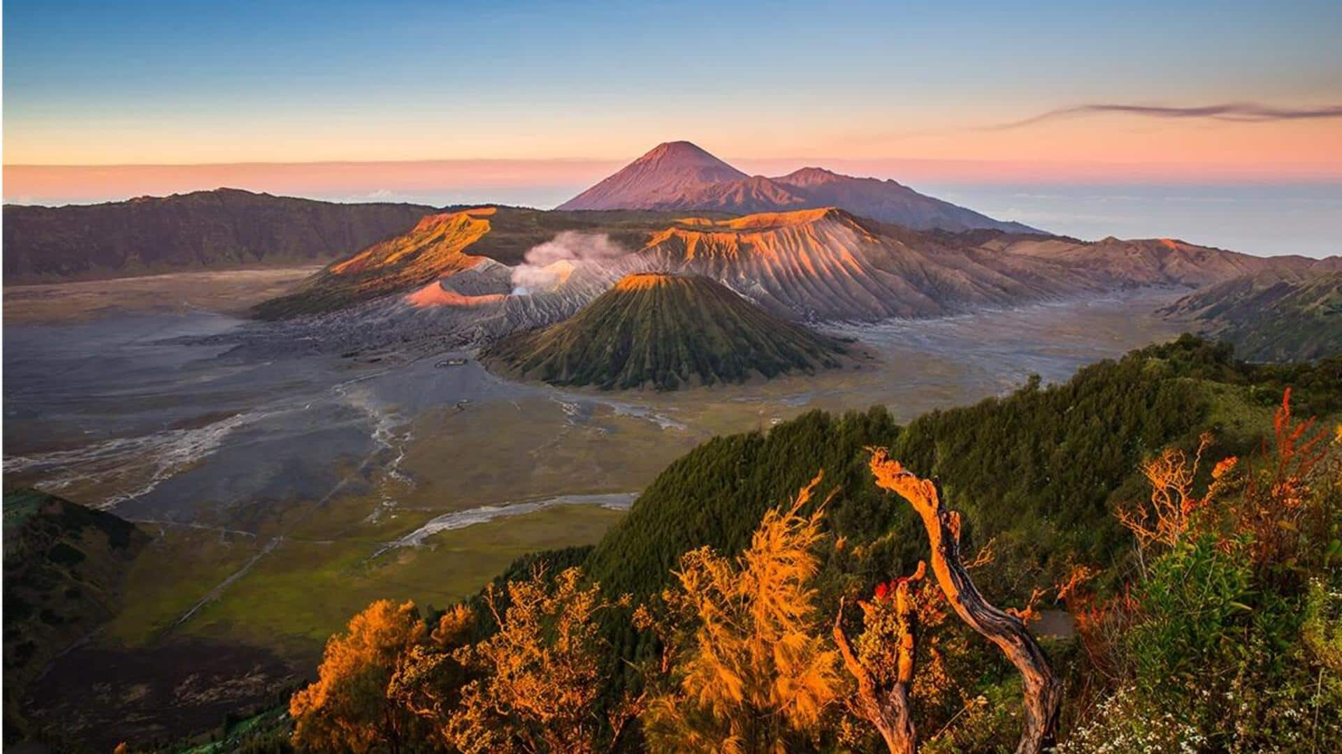 Menjelajahi Rute Indah di Sekitar Lanskap Vulkanik Pulau Jawa Menjelajahi Rute Indah di Sekitar Lanskap Vulkanik Pulau Jawa