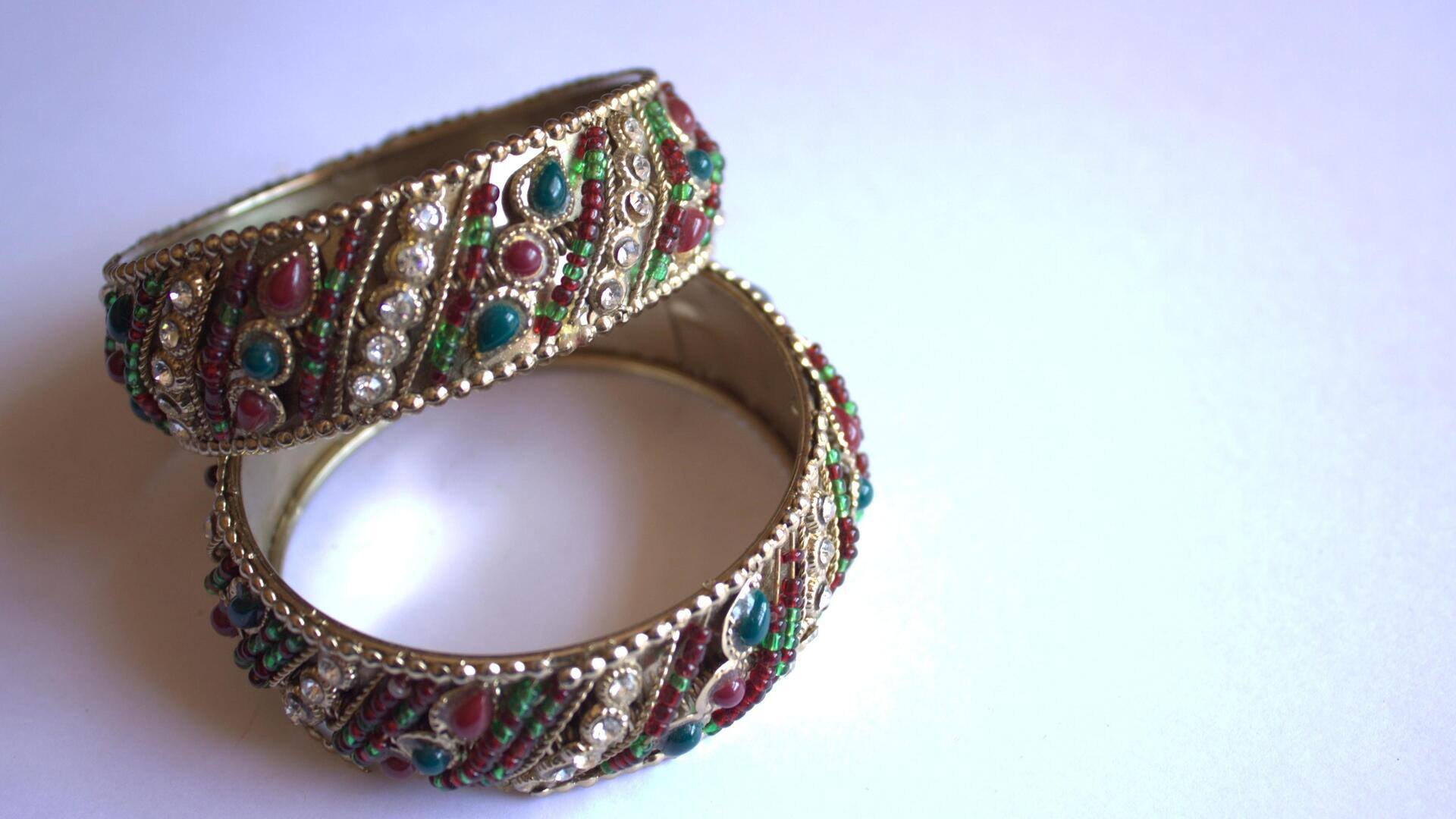 Hiasan India yang tak tergantikan untuk setiap musim