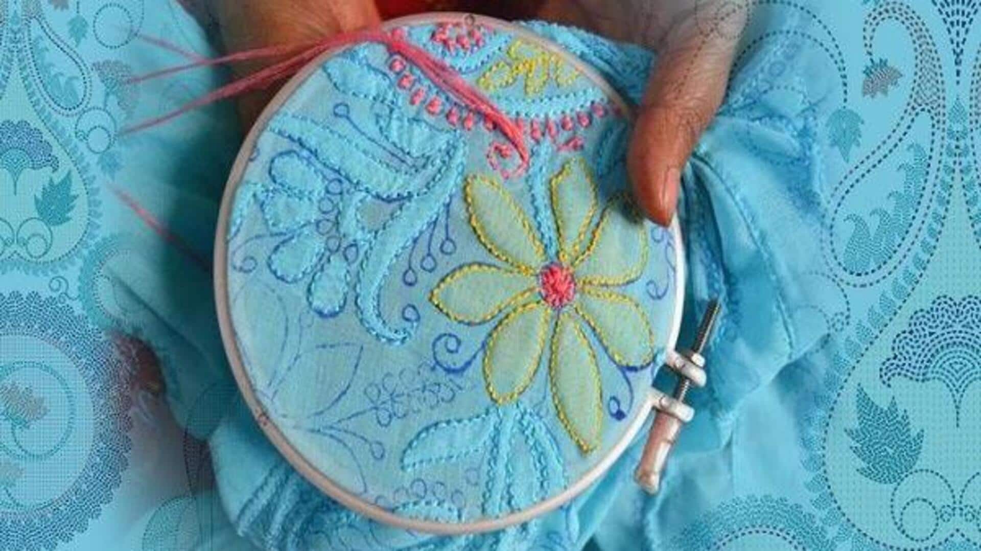 Gaya abadi dengan teknik bordir India klasik