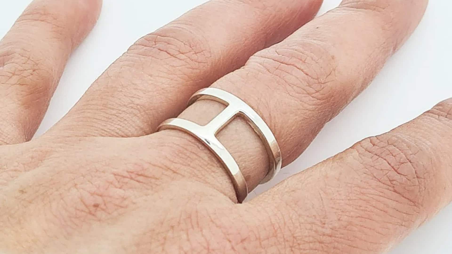 Cincin email geometris: Aksen baru untuk gaya musim dingin India