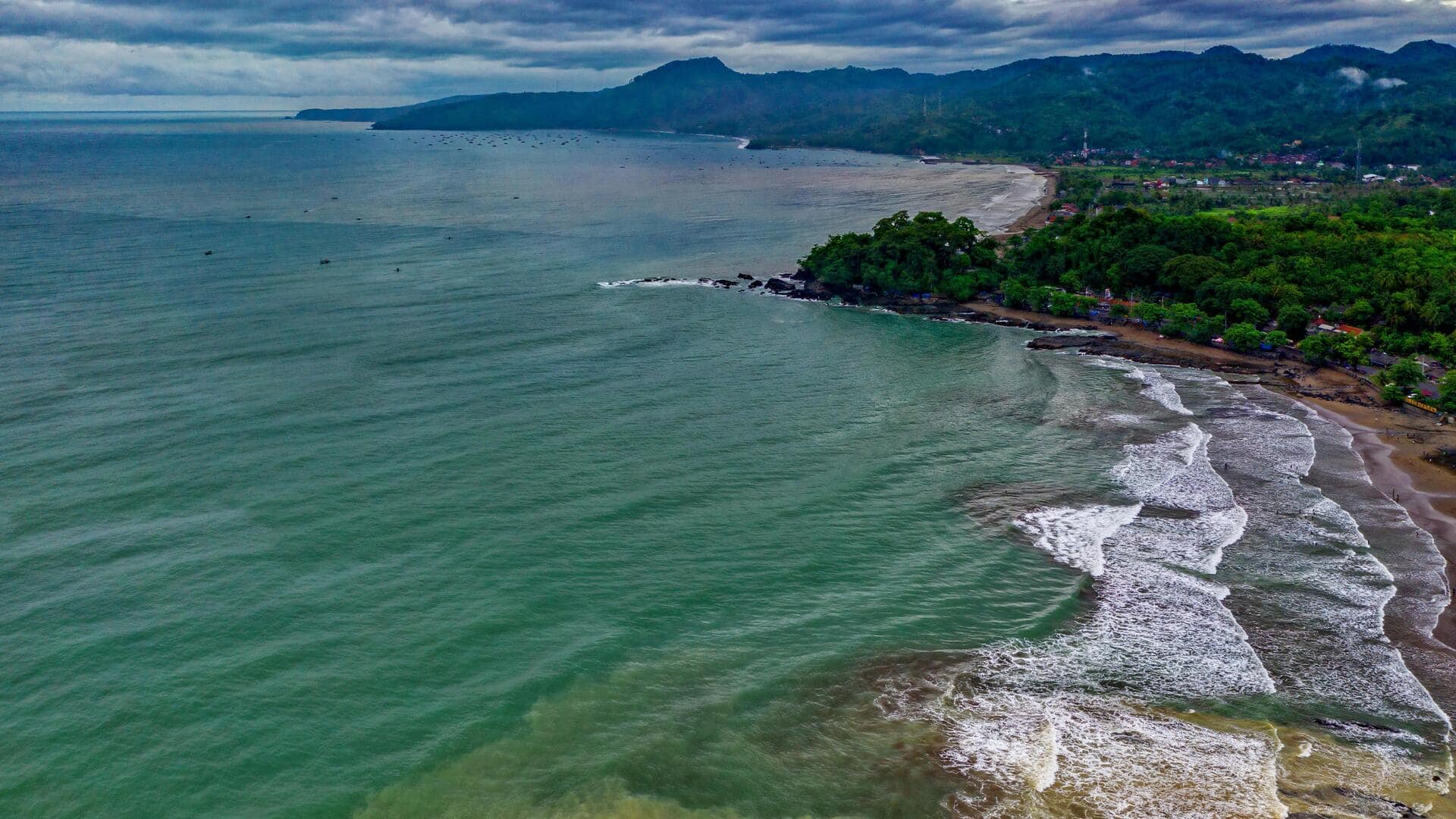 Pulau-Pulau Tersembunyi di Selat Sunda Pulau-Pulau Tersembunyi di Selat Sunda