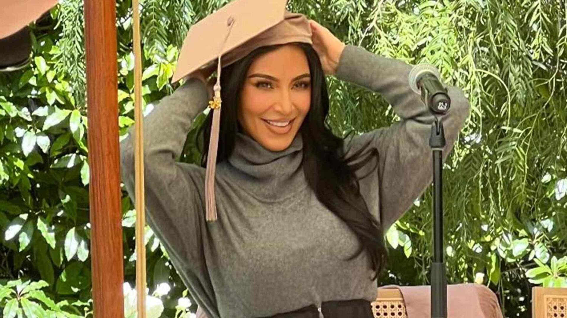 Kim Kardashian lulus dari sekolah hukum setelah enam tahun yang panjang Kim Kardashian lulus dari sekolah hukum setelah enam tahun yang panjang