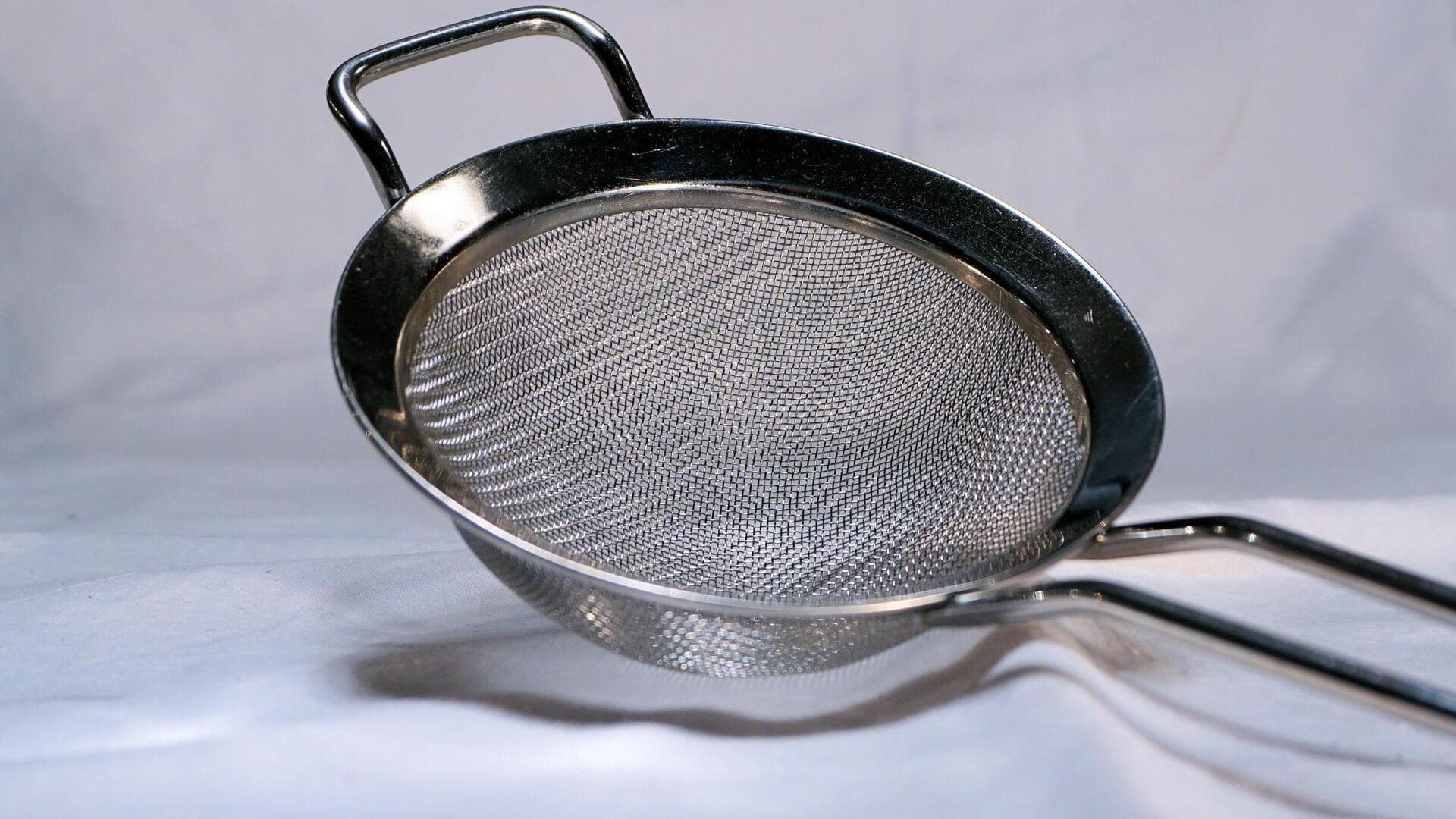 Lima cara unik menggunakan saringan dapur