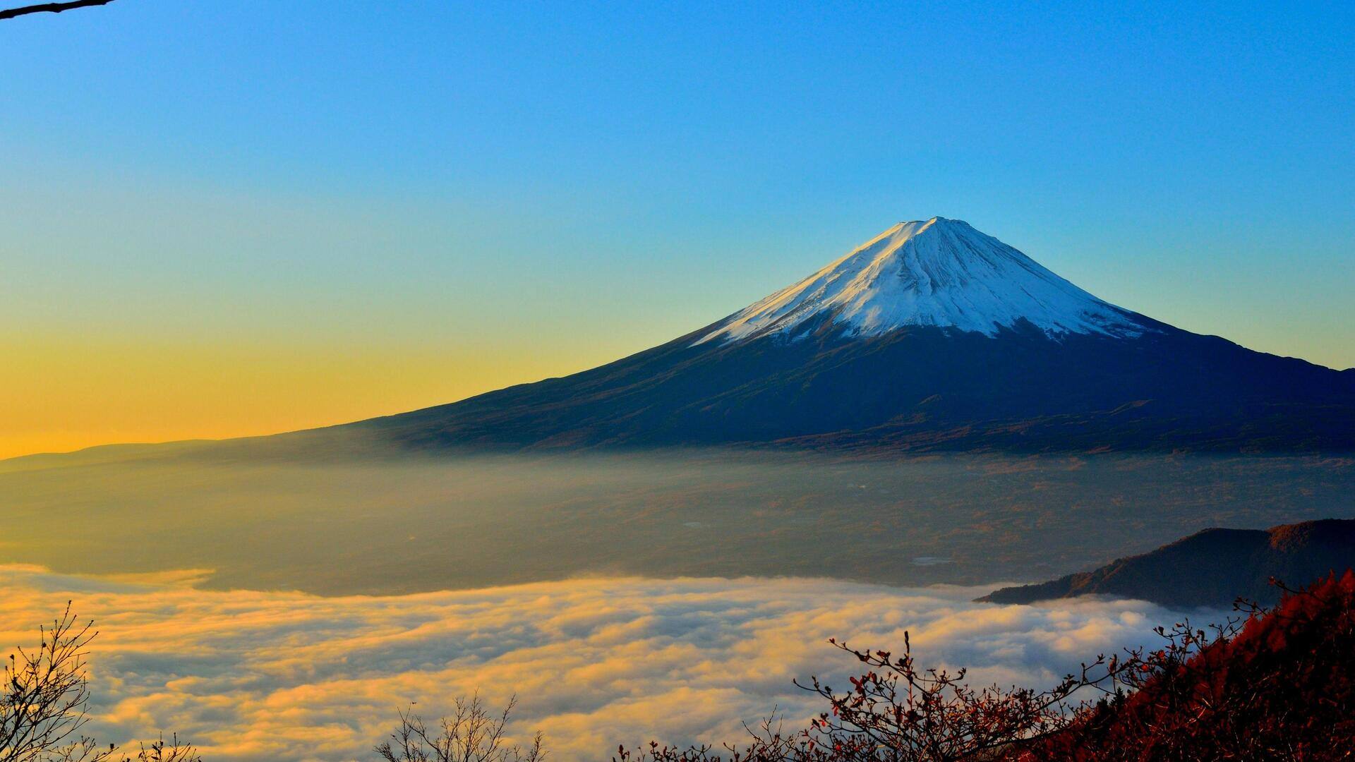 Menjelajahi Gua Es Narusawa, Jepang