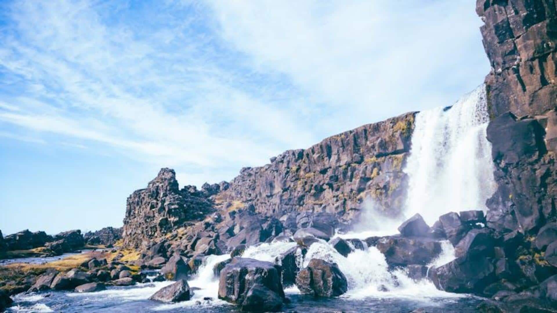 Menjelajahi Lanskap Tenang di Islandia