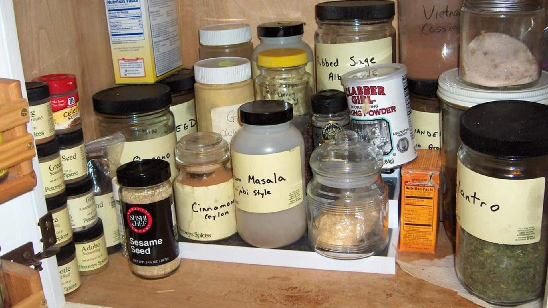Ide penyimpanan bumbu dapur yang efisien