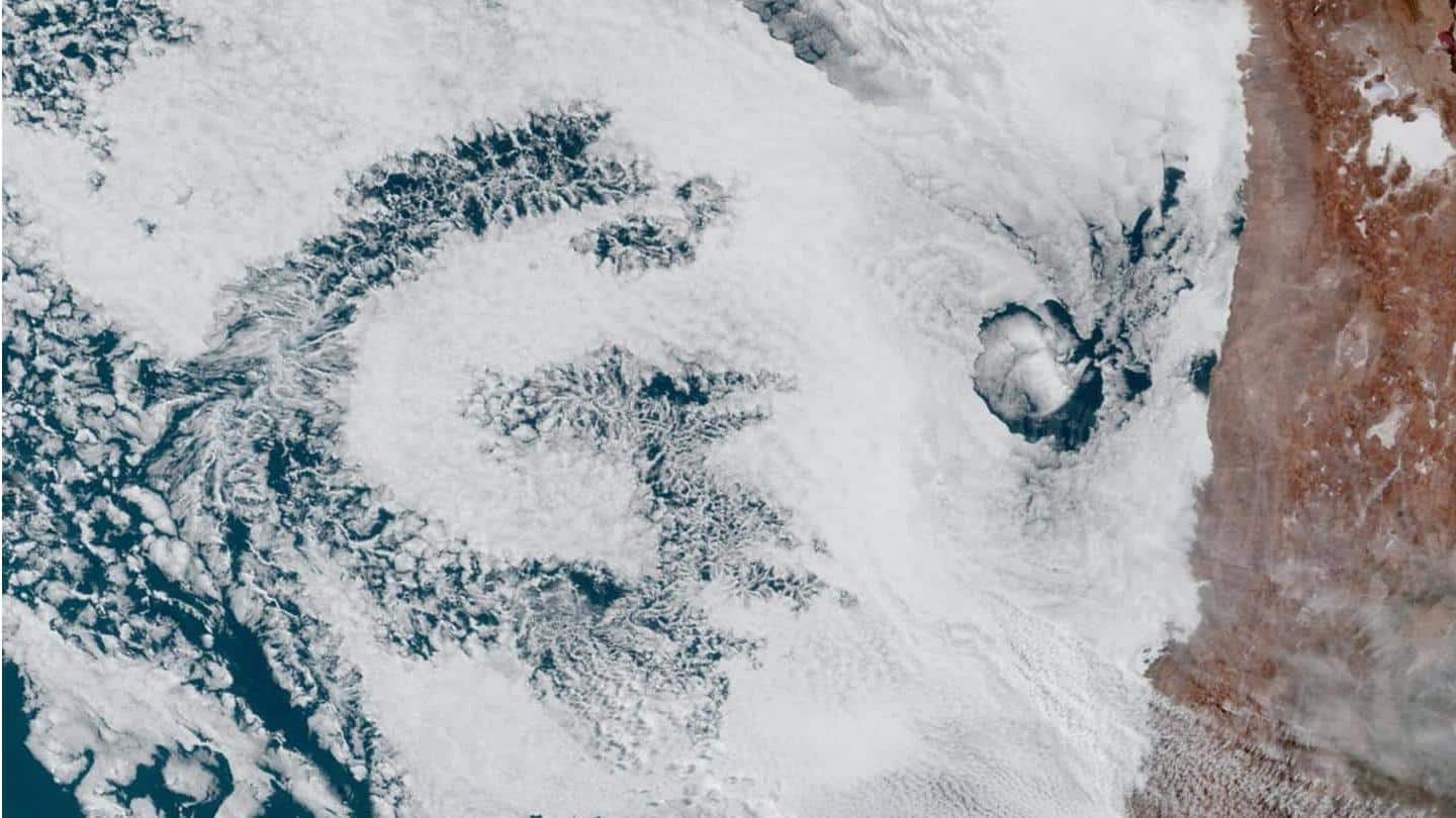 NASA temukan awan aneh selebar 100 km membentuk kata "GO"