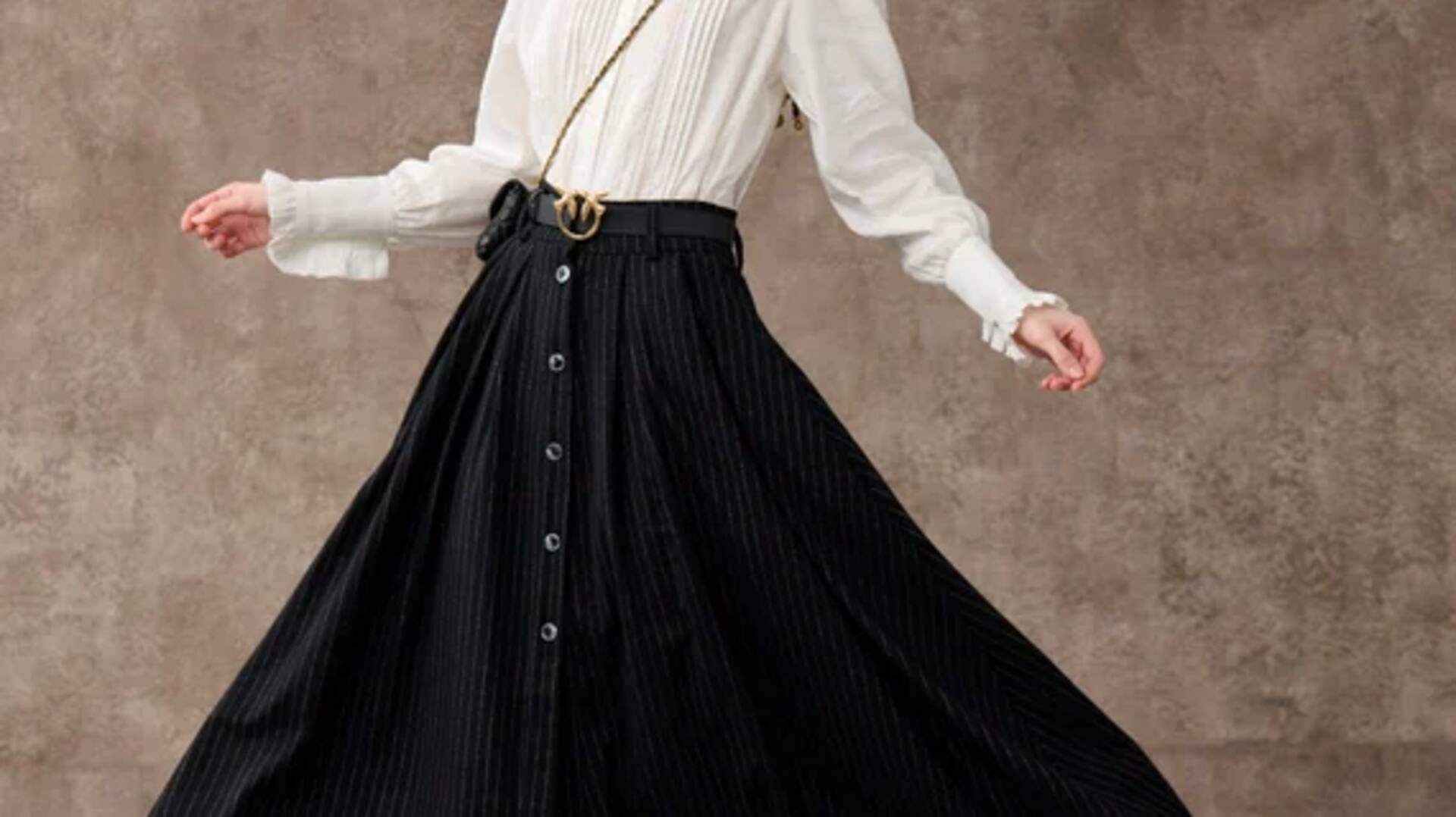 Rok kancing: Tingkatkan gaya musiman India Anda