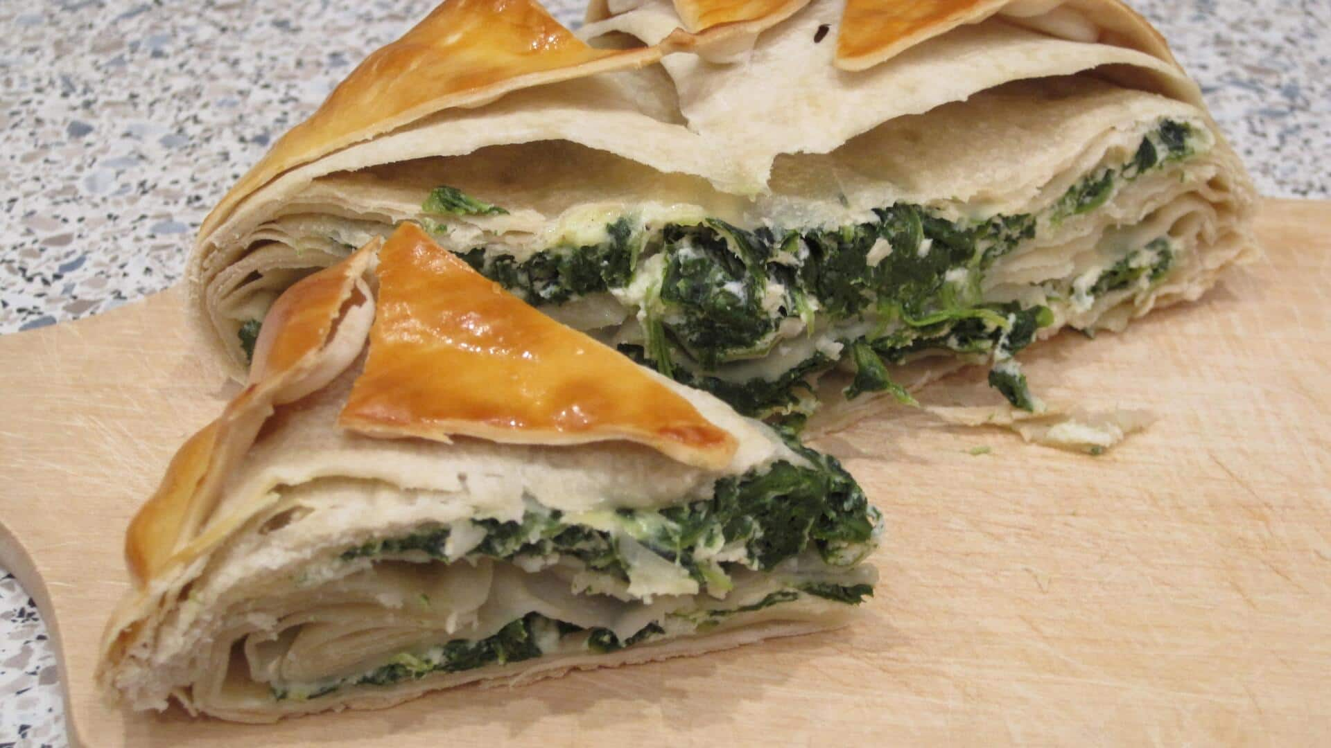 Panduan membuat Spanakopita Wijen fusion Tiongkok-Yunani