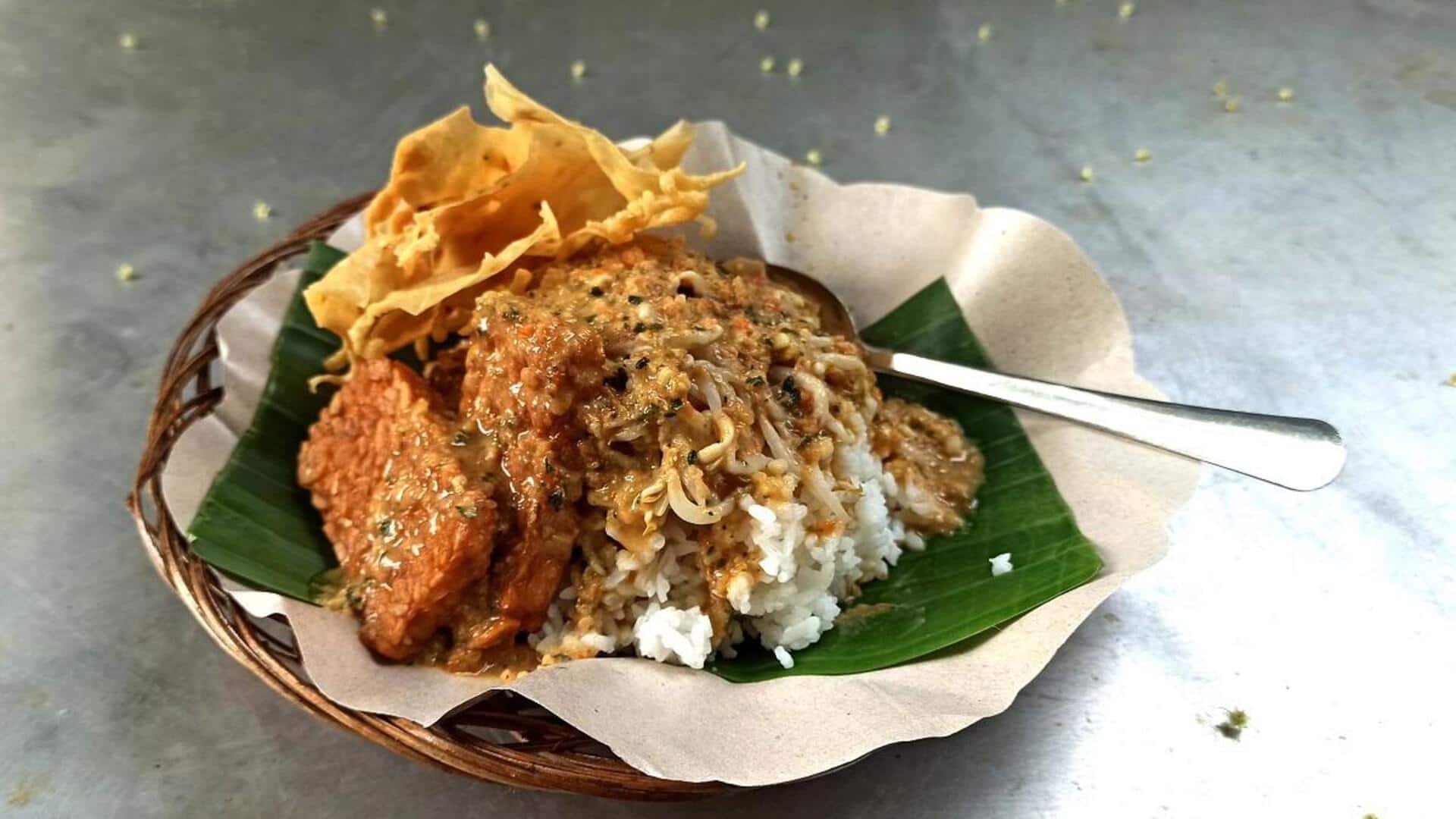 Menjelajahi Hidangan Nasi Khas Indonesia selain Nasi Goreng