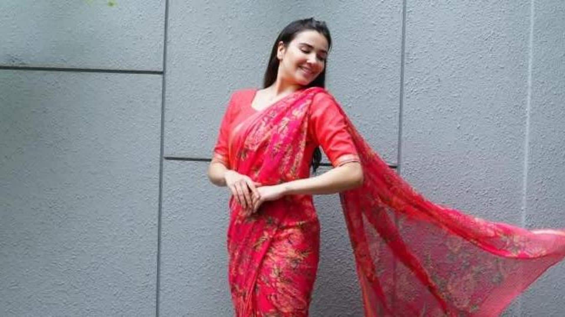 Saree serbaguna: Tingkatkan penampilan dengan gaya draping baru